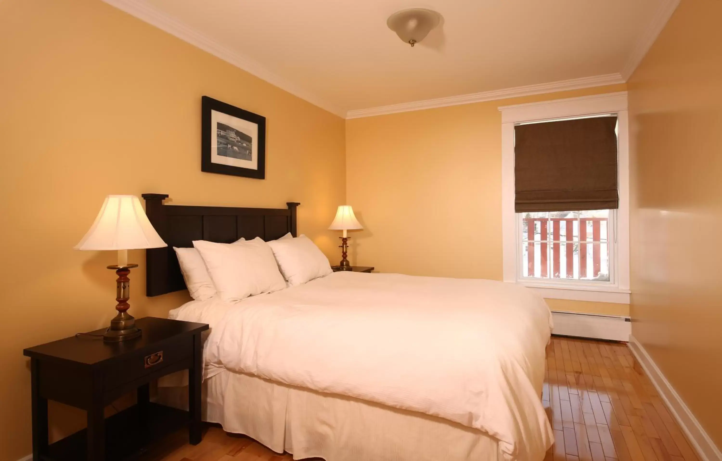 Bedroom, Bed in Grenfell Heritage Hotel & Suites