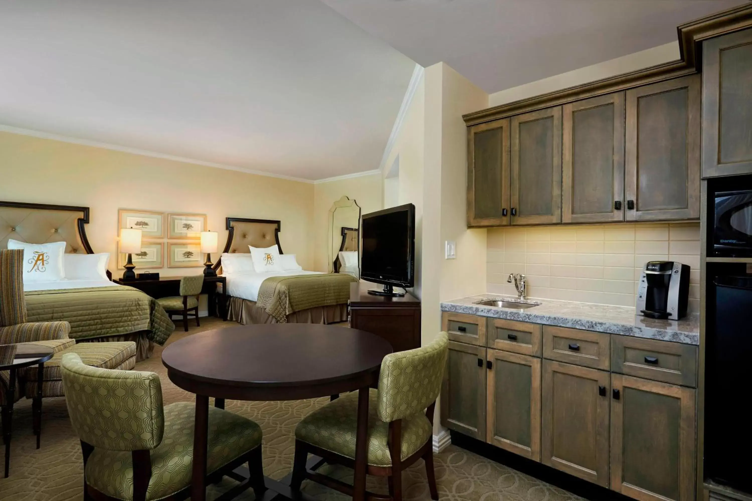 Photo of the whole room, Kitchen/Kitchenette in The Algonquin Resort St. Andrews by-the-Sea, Autograph Collection