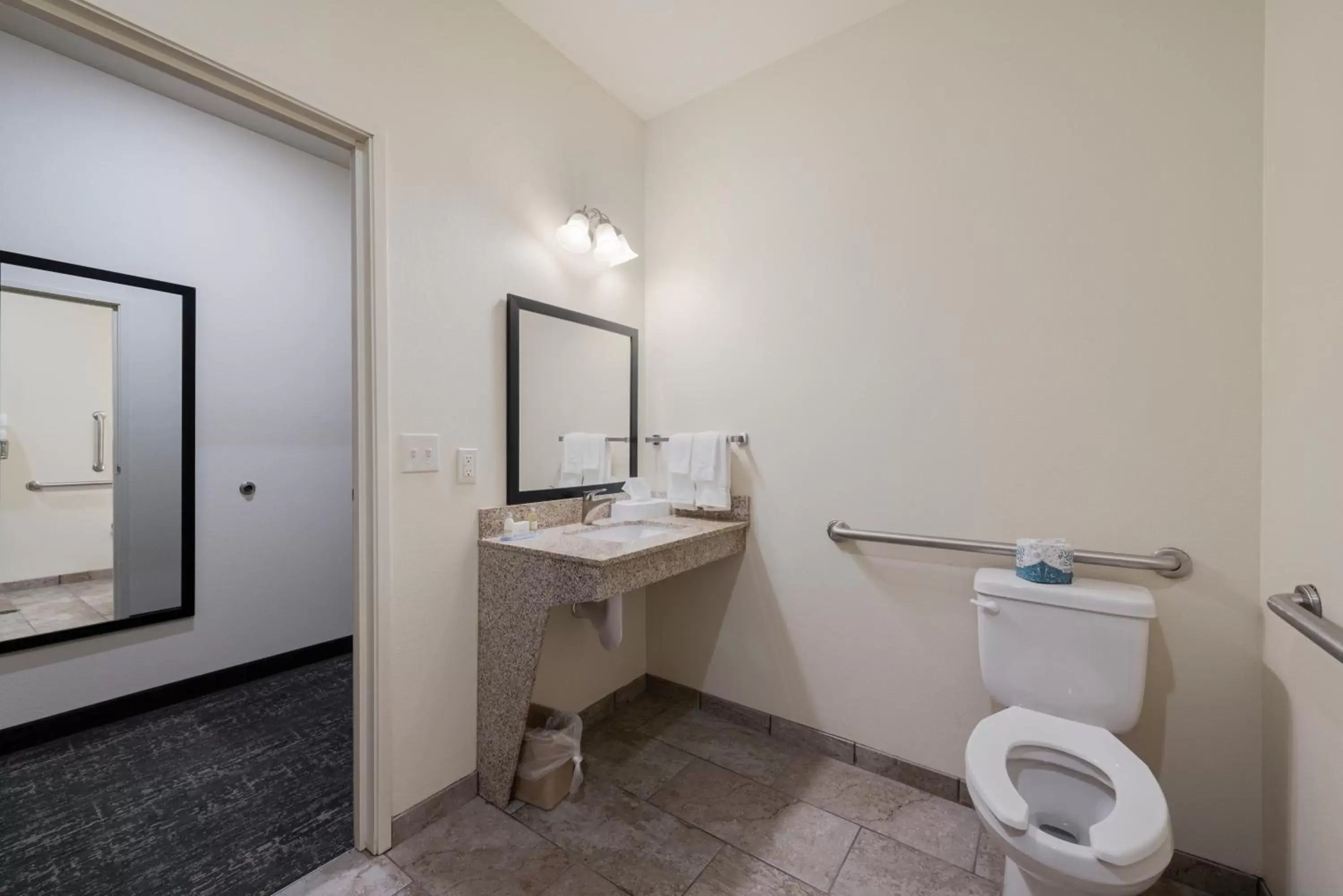 Bathroom in Cobblestone Hotel & Suites - Urbana