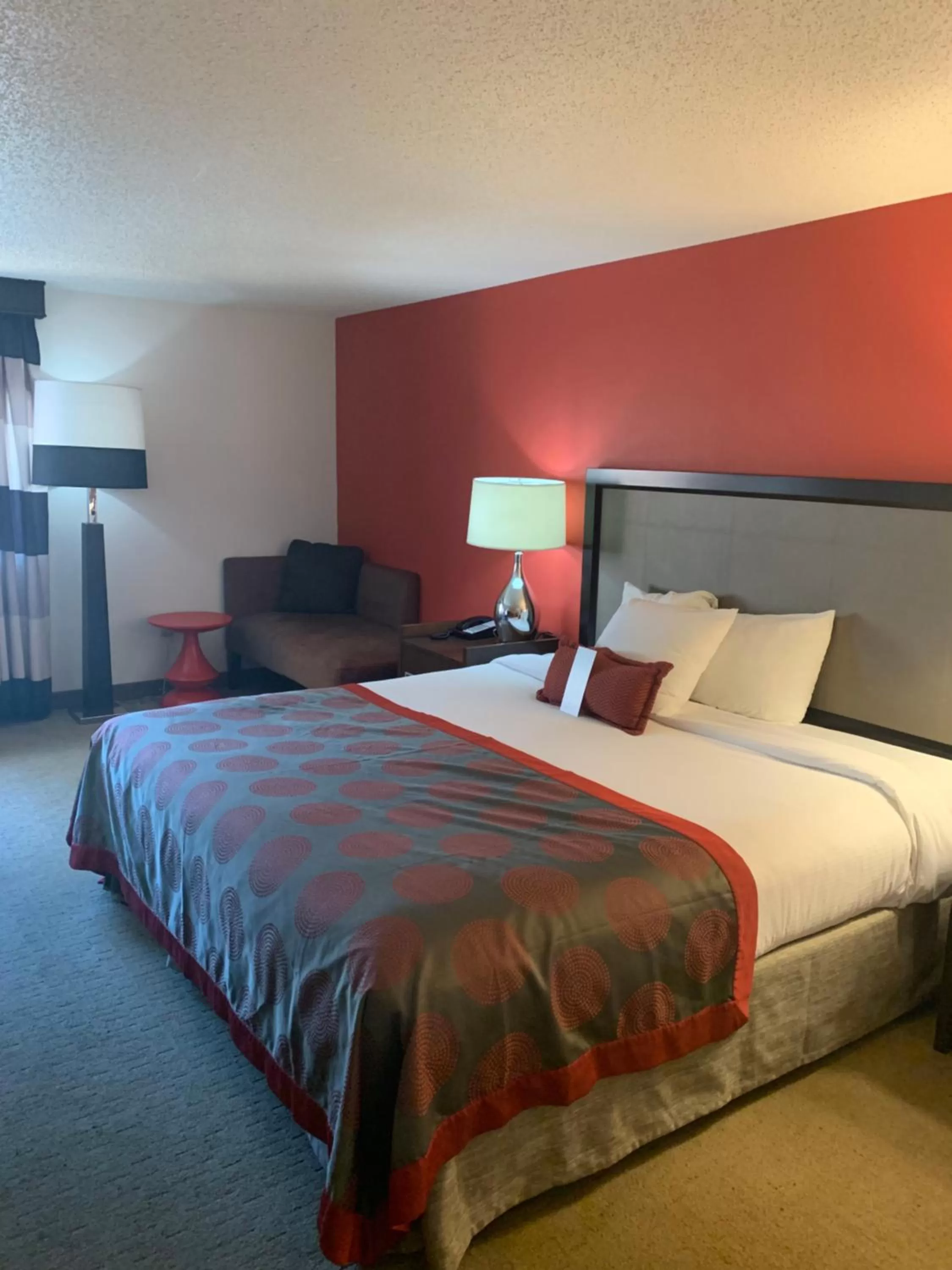 Bedroom, Bed in Ramada by Wyndham Marquette