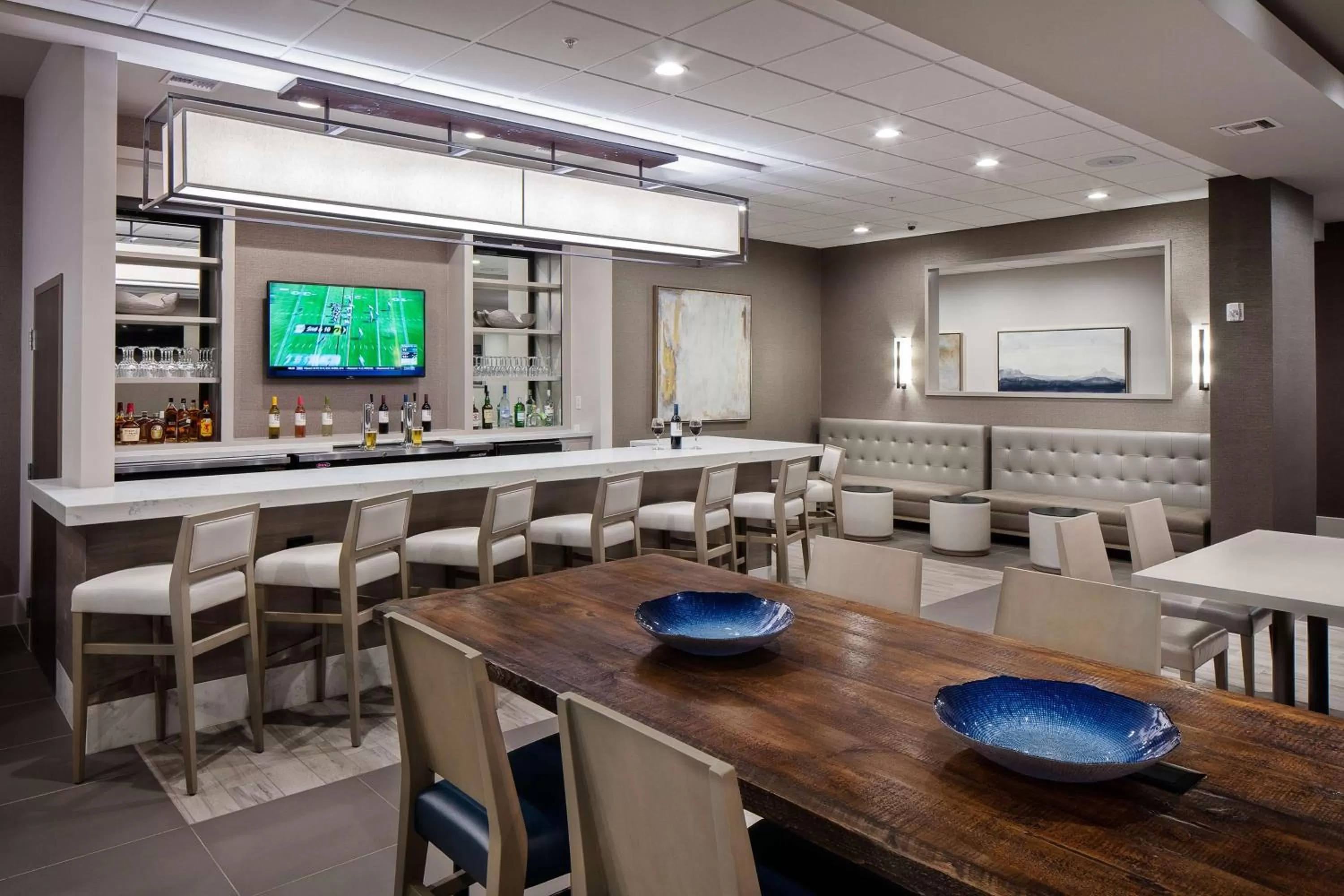 Lounge or bar, Lounge/Bar in Best Western Premier Energy Corridor