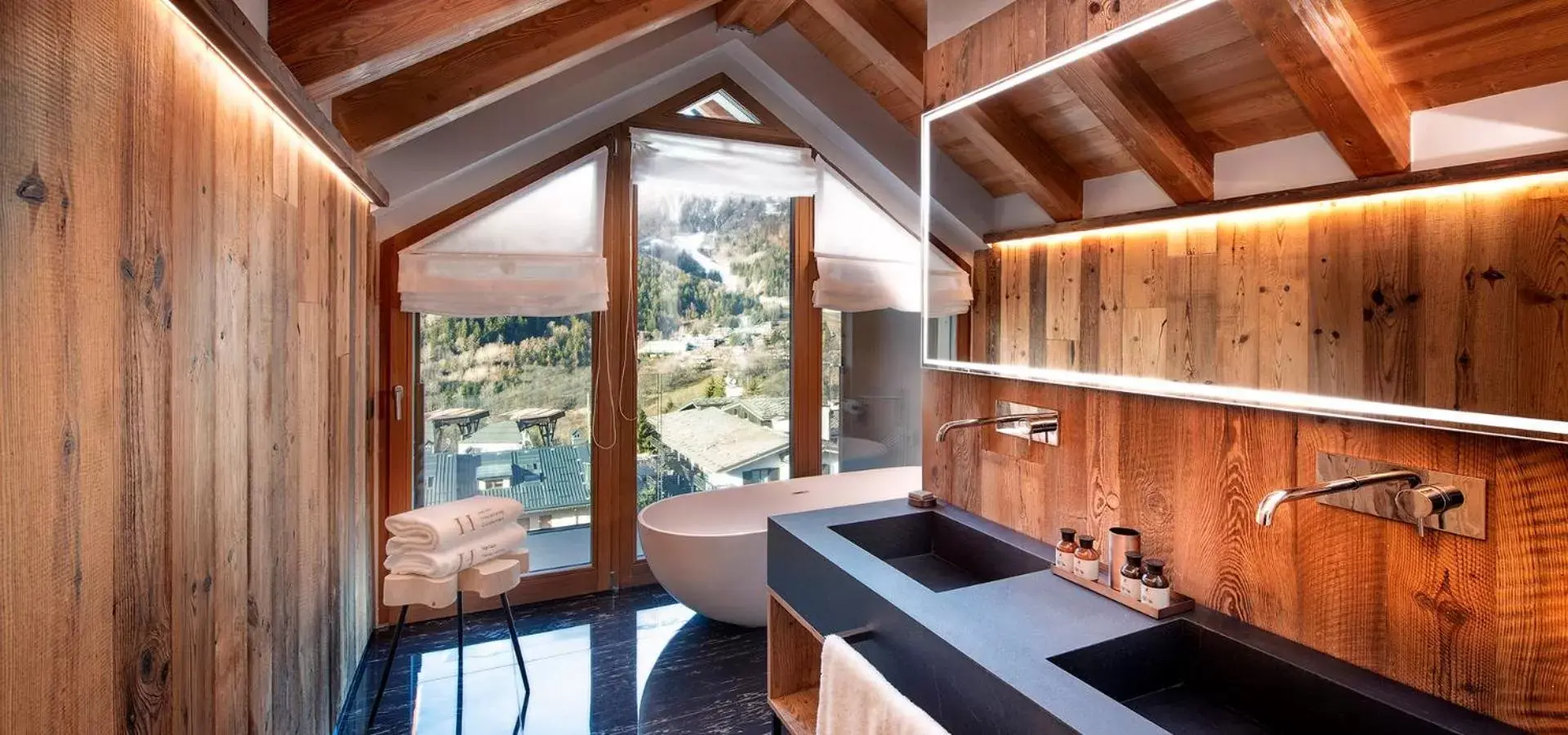 Bathroom in Le Massif Hotel & Lodge Courmayeur The Leading Hotels of the World