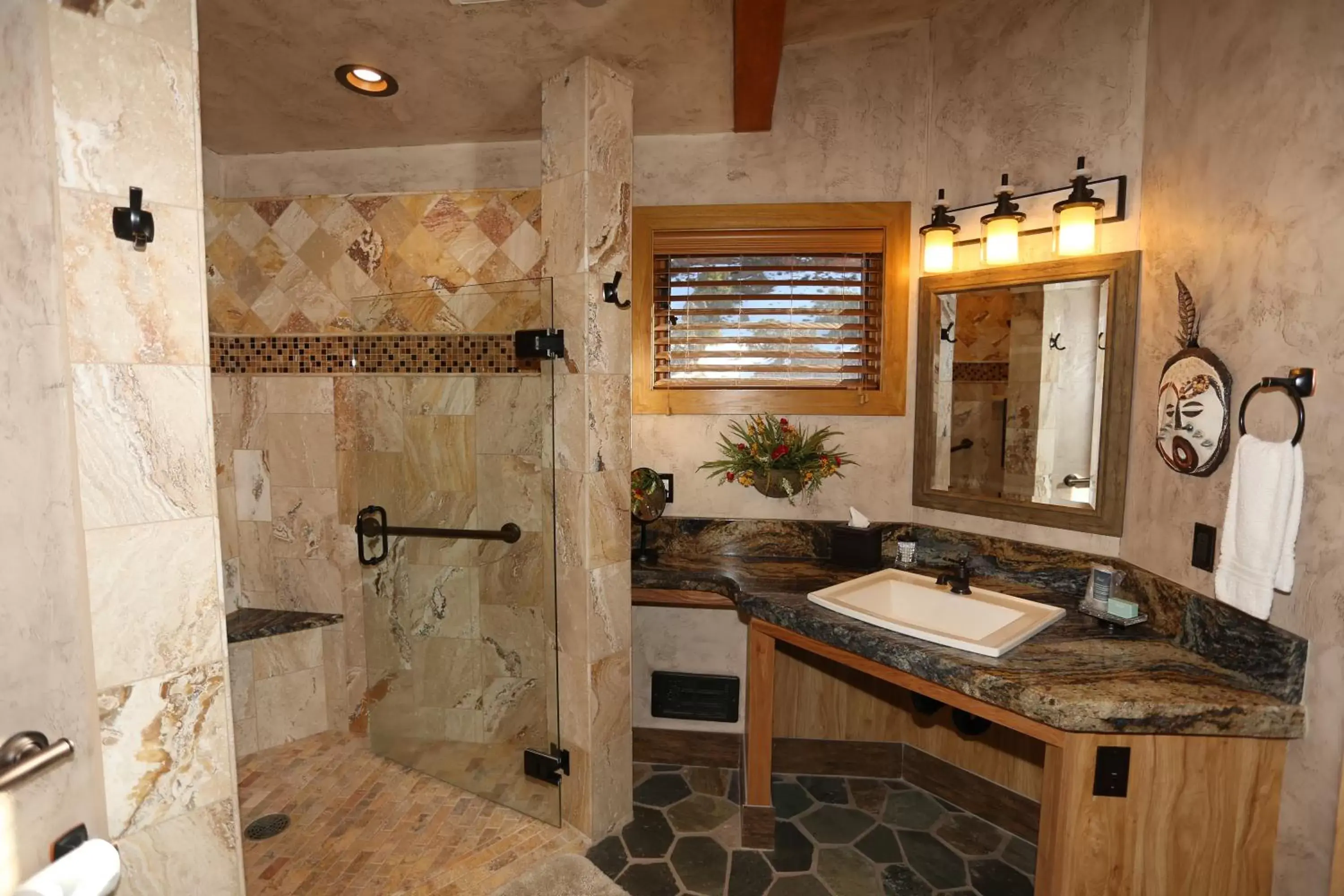 Bathroom in Cougar Ridge