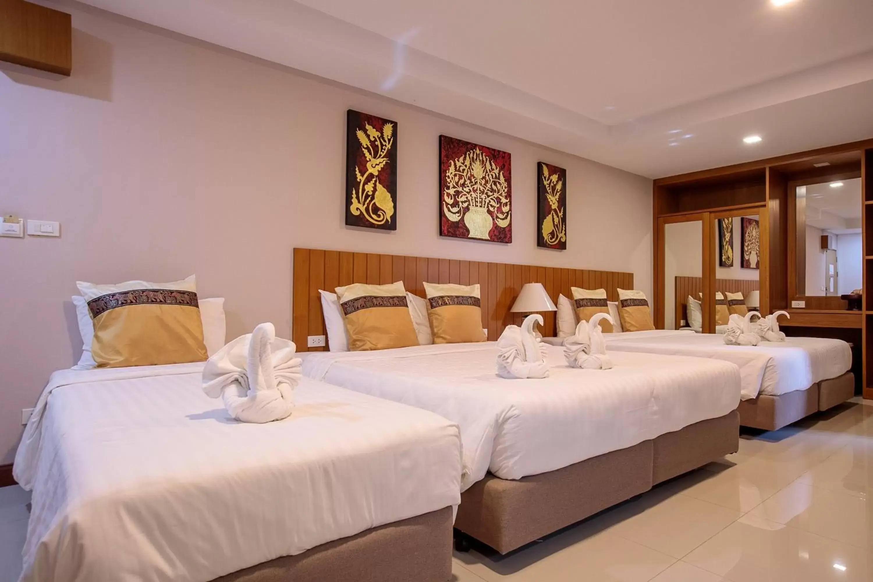 Deluxe Family Room in Huen Jao Ban Hotel