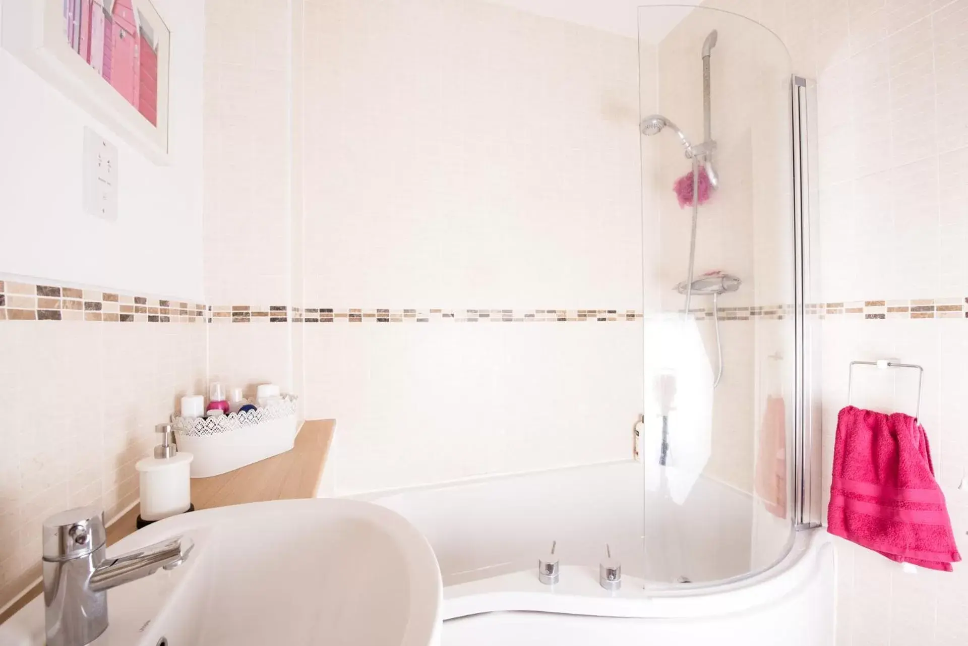 Bathroom in Riverside Cottage, Shefford