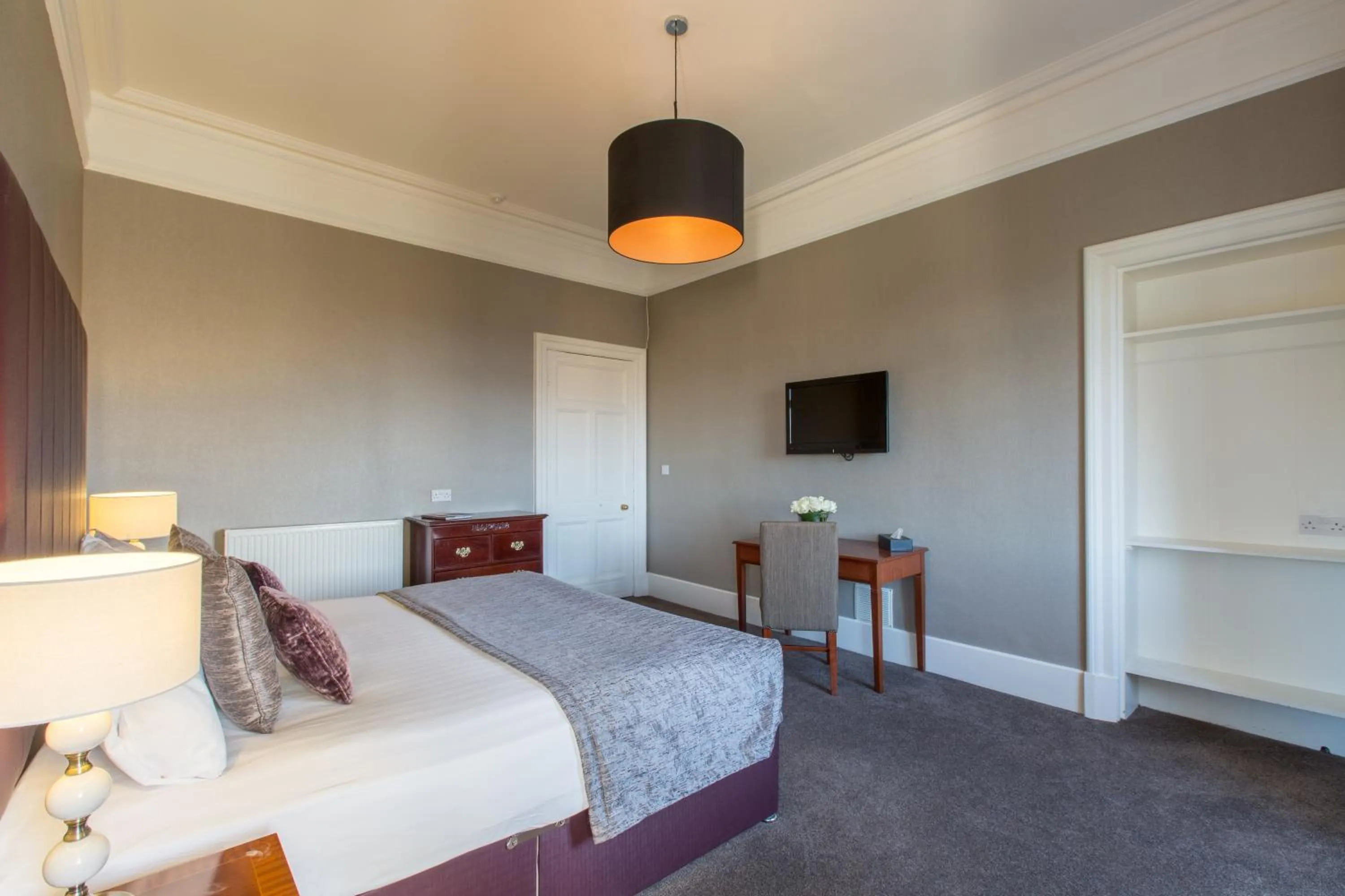 Other, Bed in Sherbrooke Castle Hotel