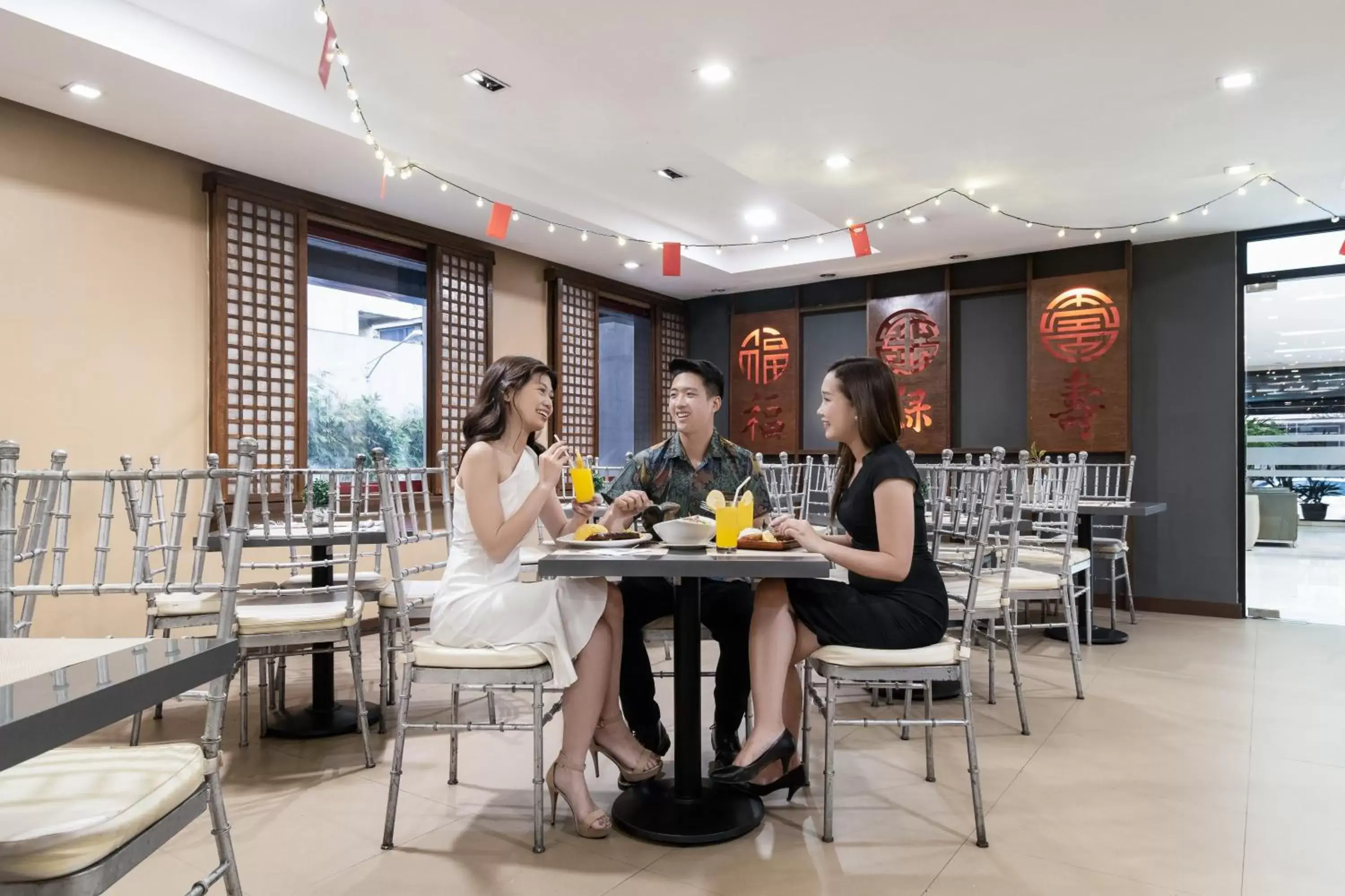 Restaurant/Places to Eat in Jinjiang Inn - Ortigas