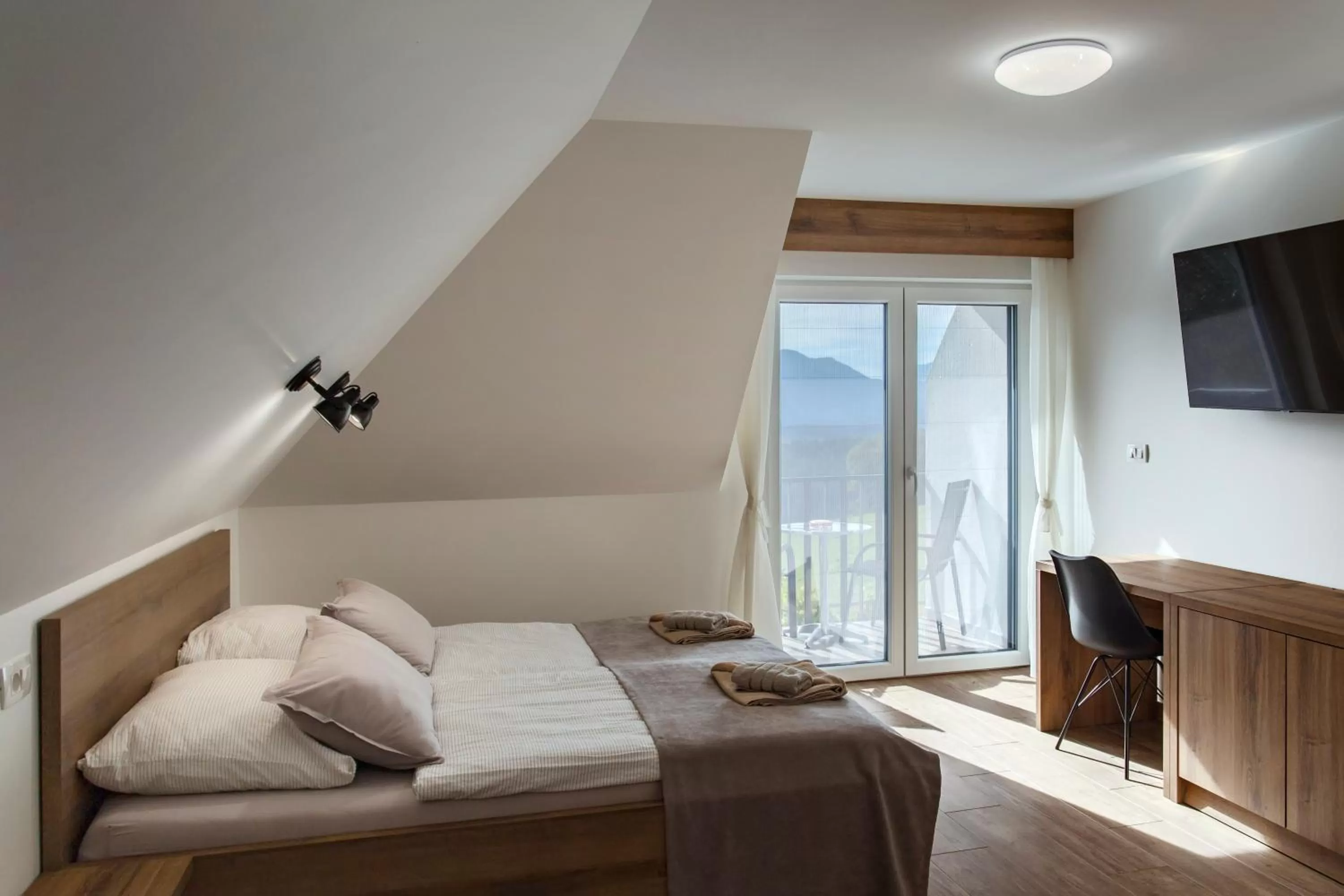 Property building, Bed in Vila Marin Miler