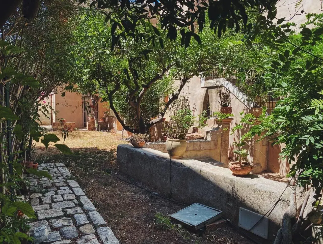 Garden in Palazzo Gambuzza