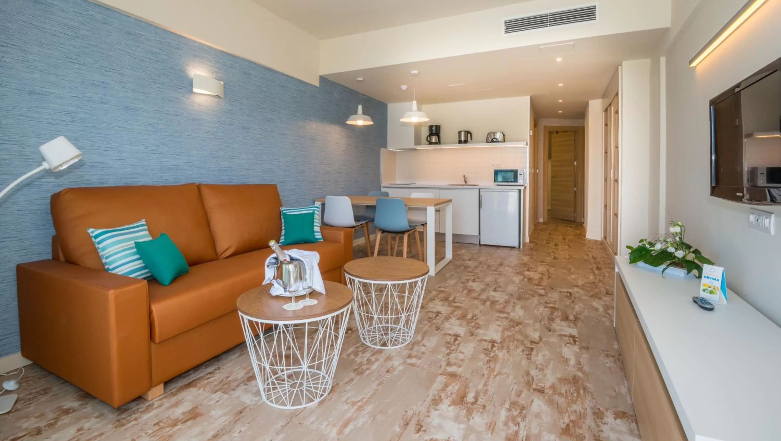 Apartamento Comfort (2 adultos + 2 niños) in HOVIMA La Pinta Beachfront Family Hotel