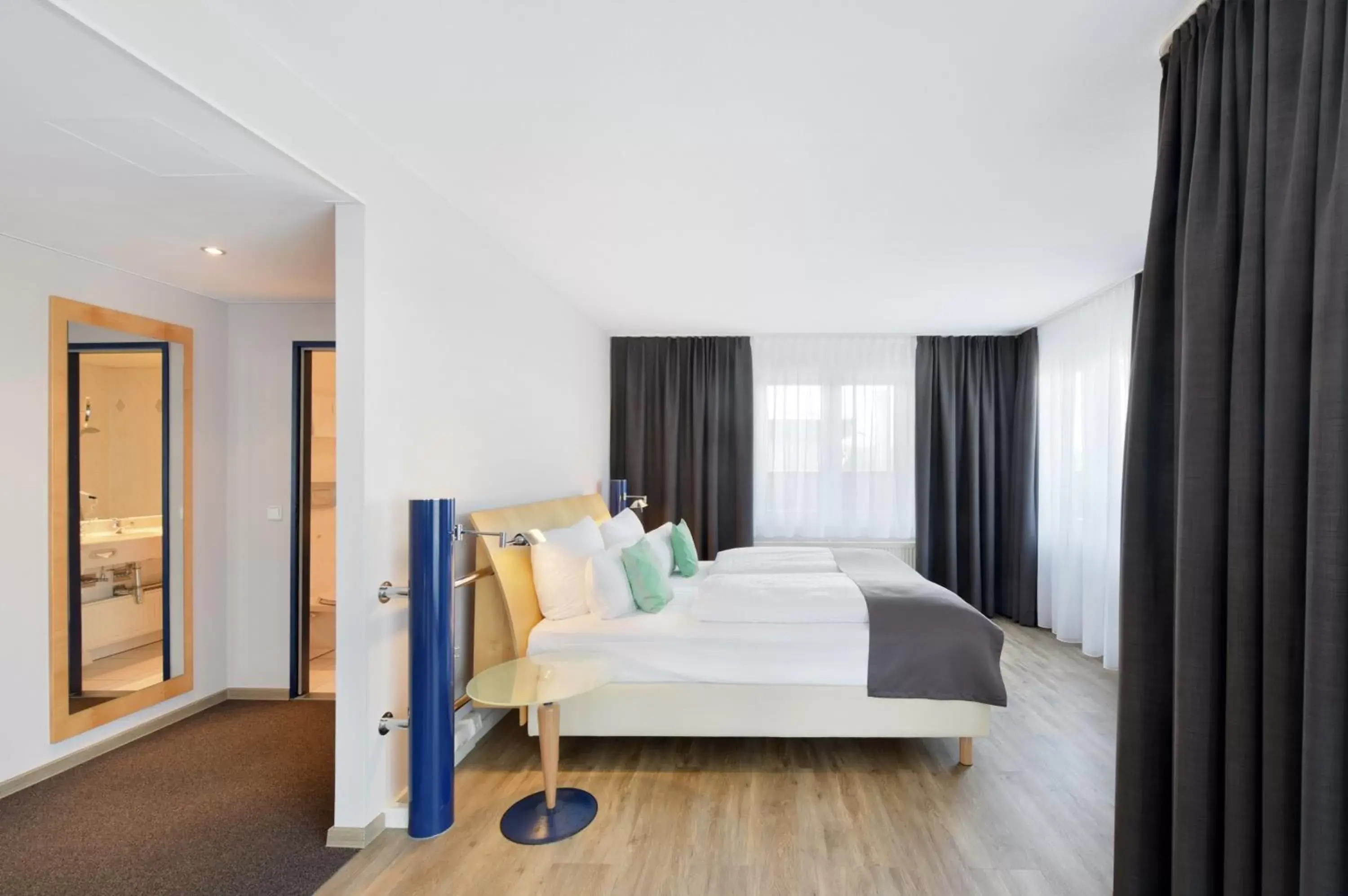 Photo of the whole room, Bed in Amedia Dresden Elbpromenade, Trademark Collection by Wyndham