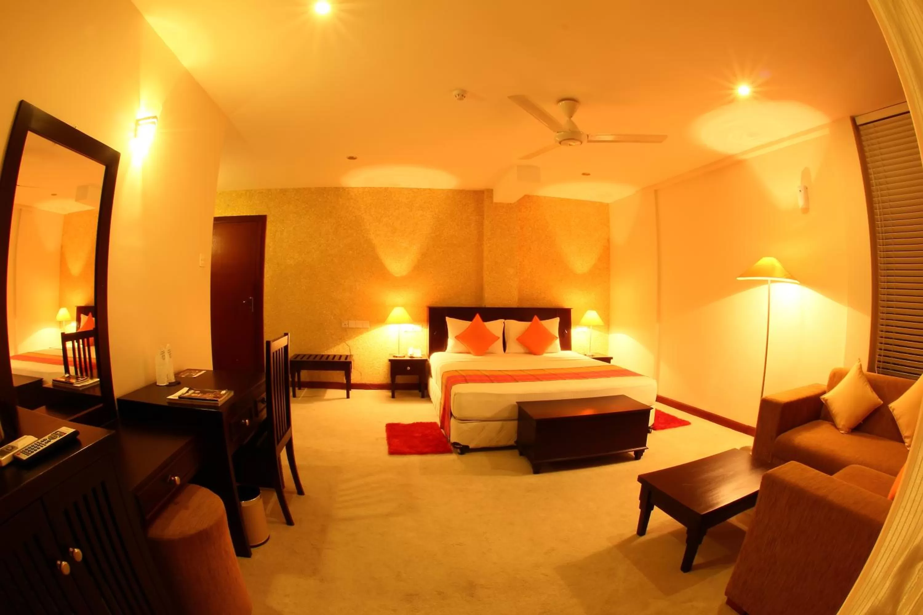 Bed in Opulent River Face Hotel