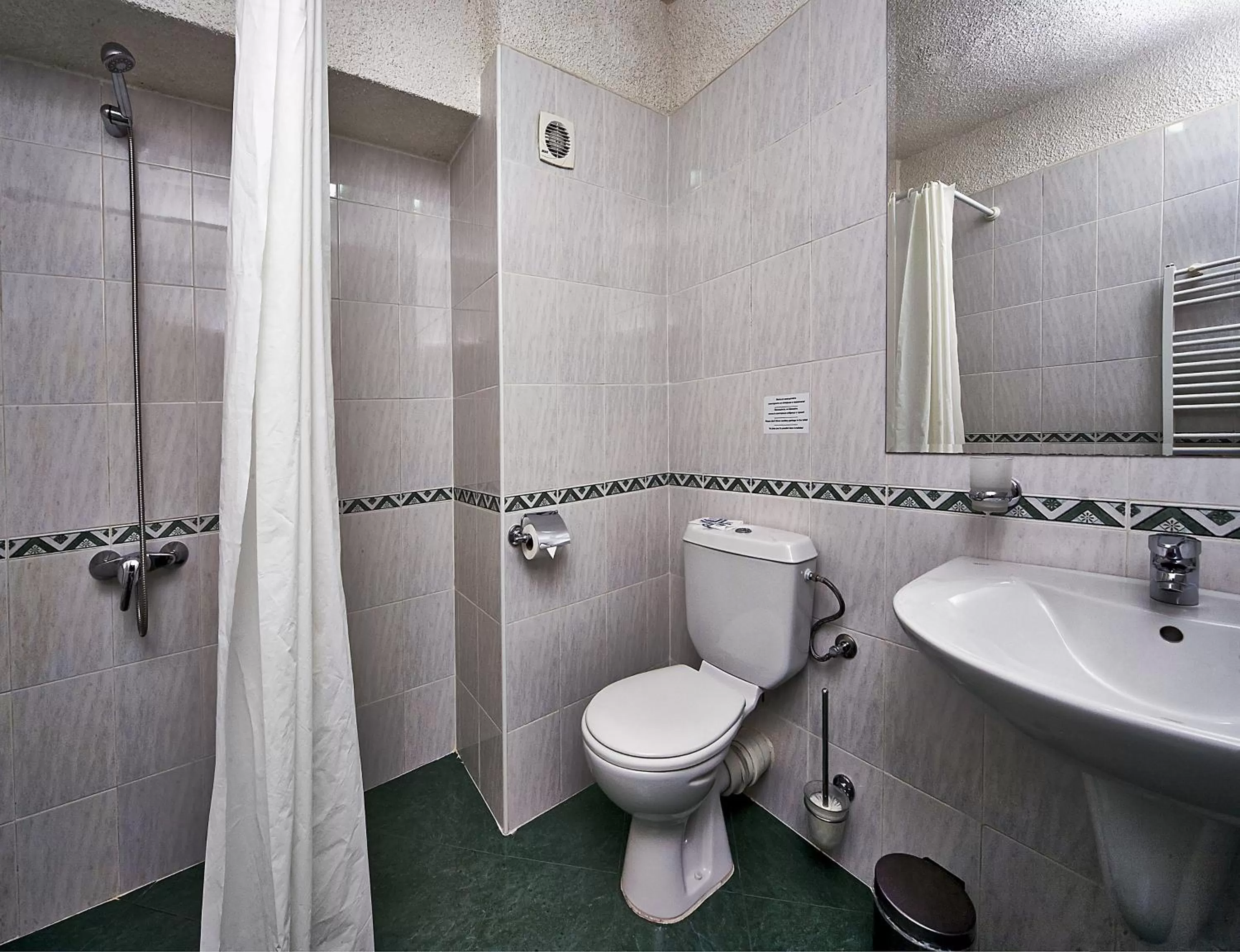 Bathroom in Hotel Akord - Free Parking & Metro Access