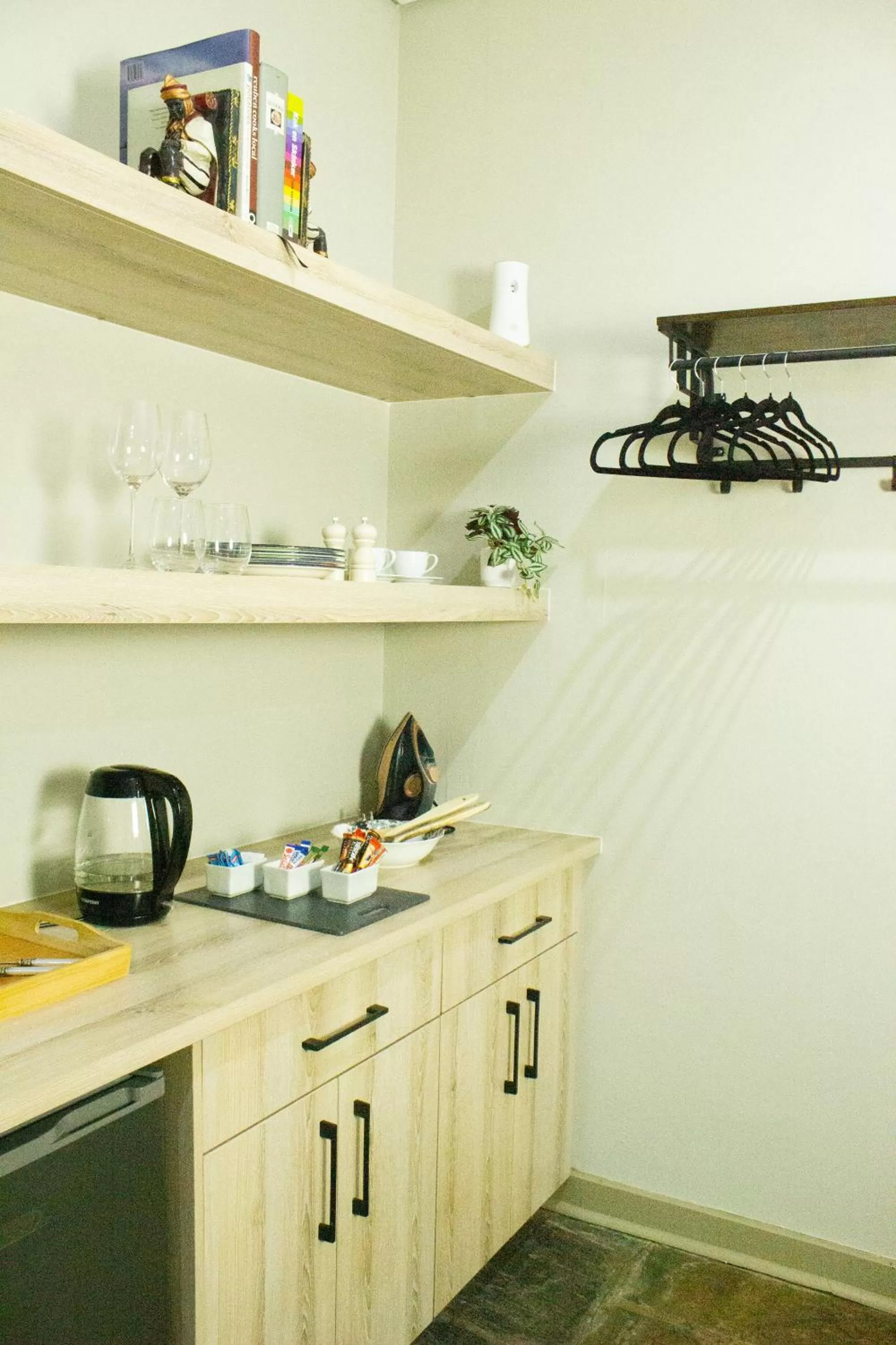 Deluxe King Room - single occupancy in Ben's Bed and Breakfast