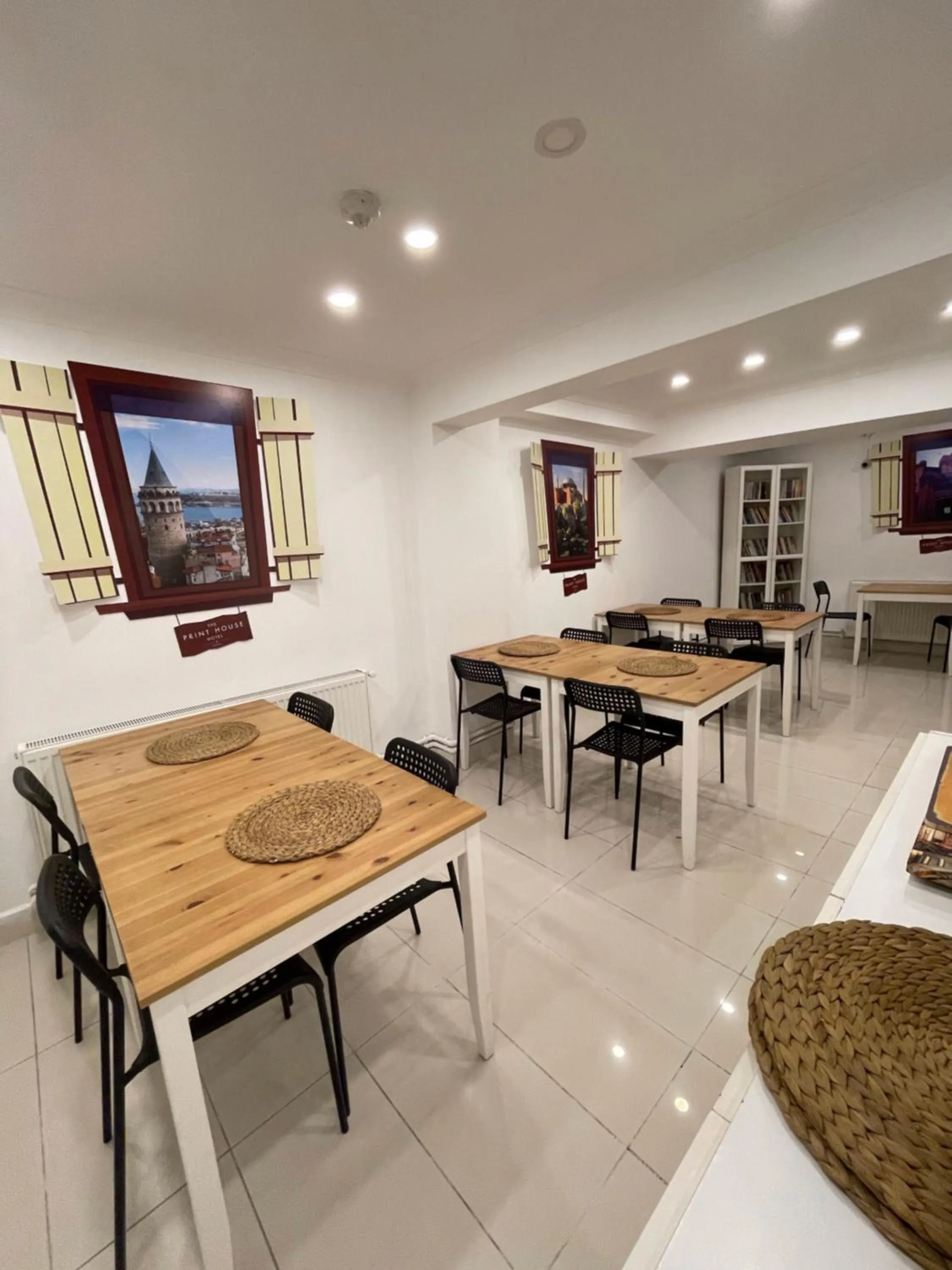 Restaurant/places to eat in The Print House Hotel