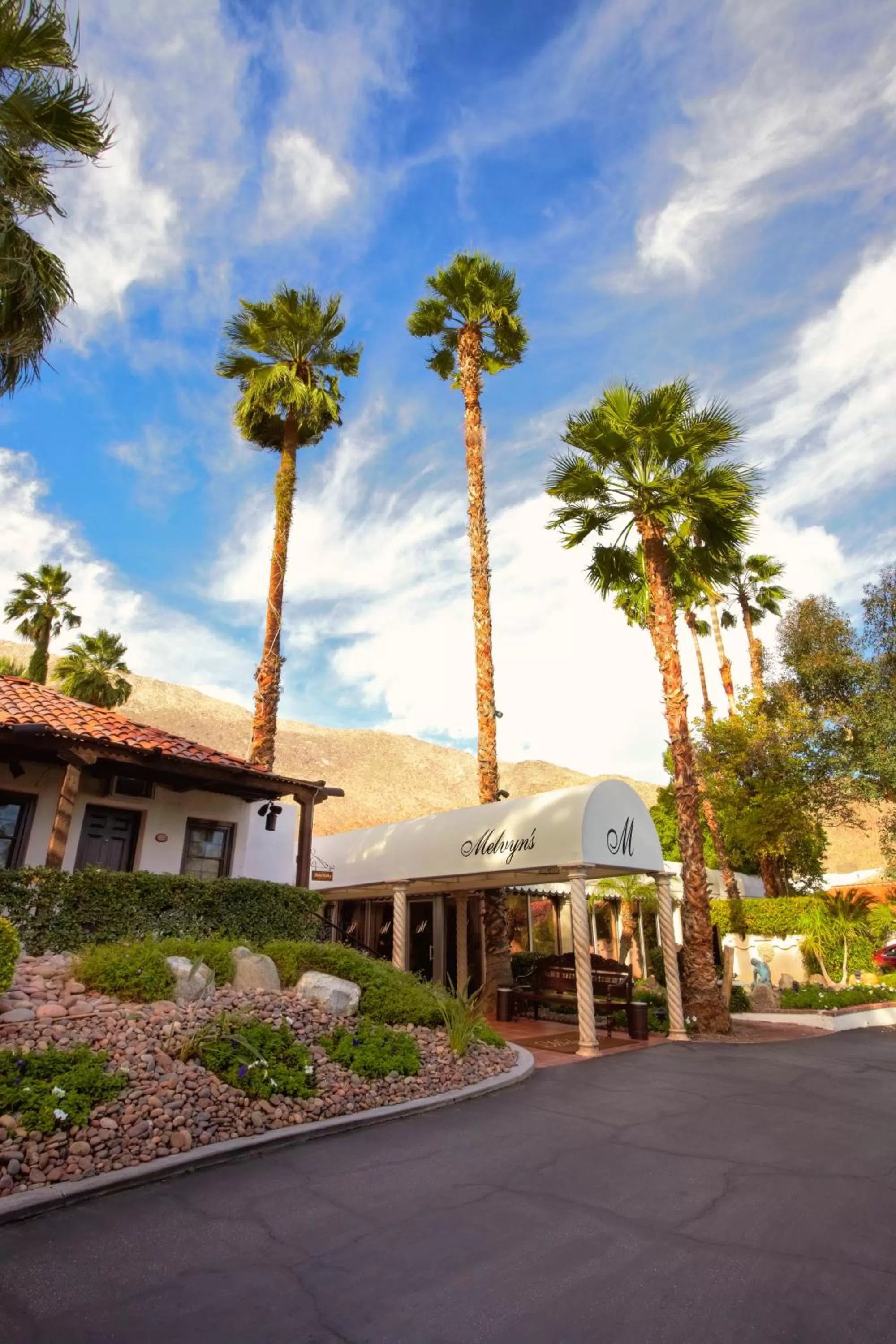 Dining area in Ingleside Estate Hotel & Bungalows- Adults Only