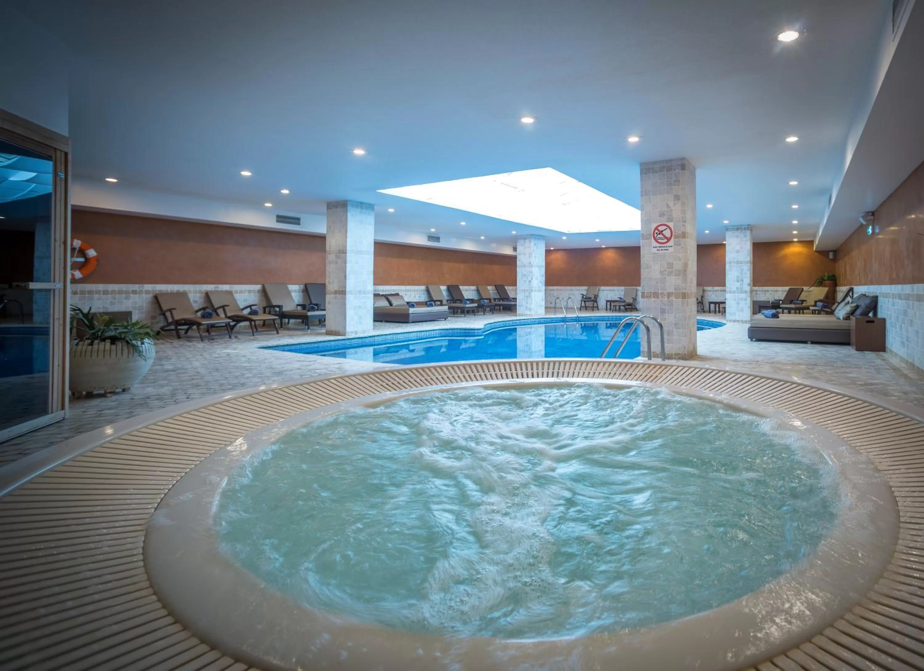 Hot Tub in Vila Gale Albacora