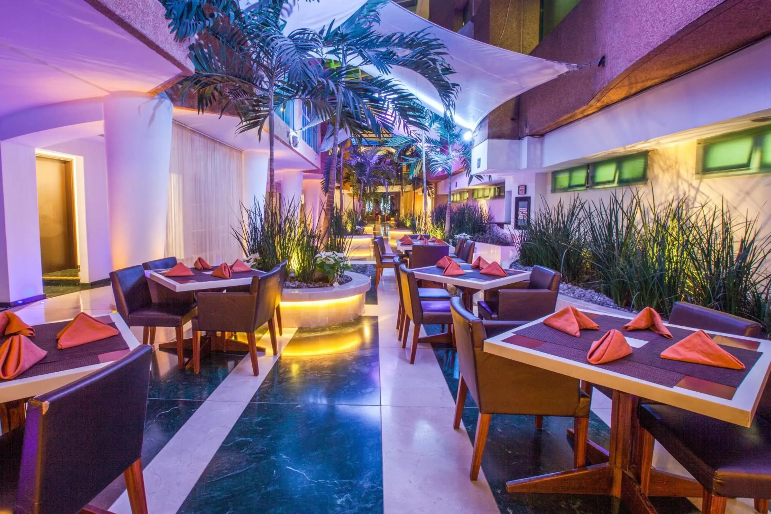 Restaurant/places to eat in Crowne Plaza Toluca - Lancaster by IHG Restaurant/places to eat in Crowne Plaza Toluca - Lancaster by IHG