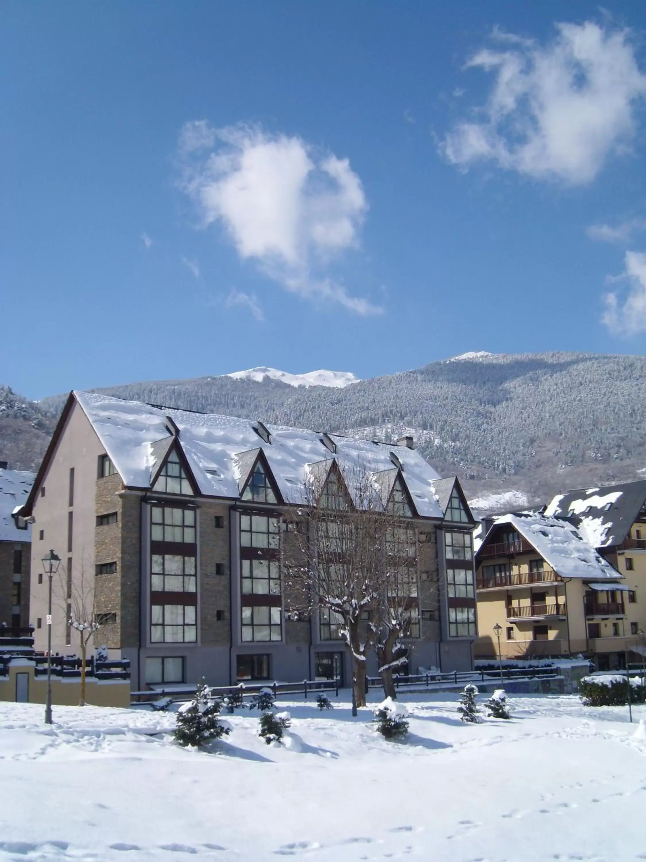 Property building, Winter in Aparthotel La Vall Blanca