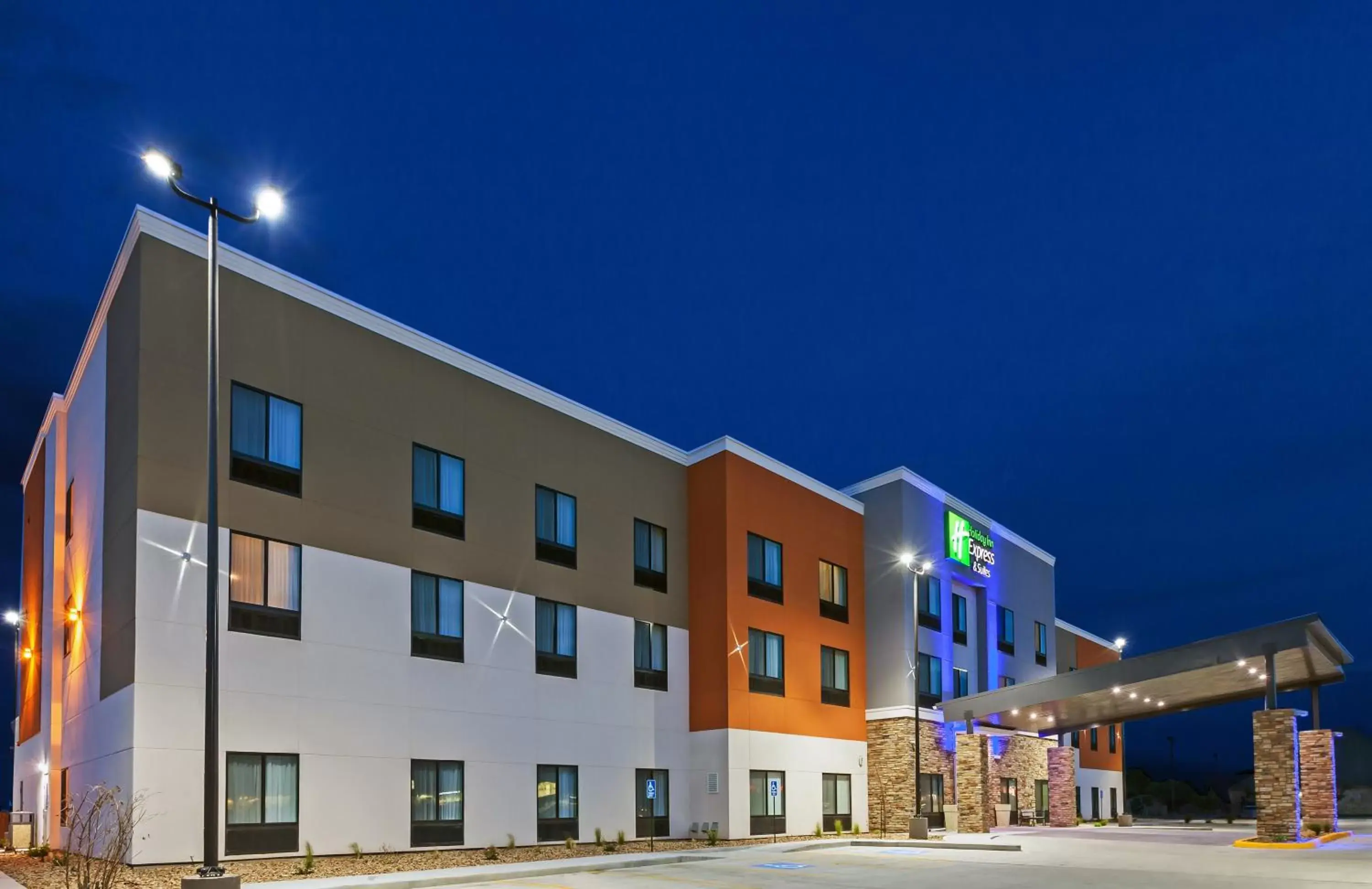 Property Building in Holiday Inn Express & Suites Perryton, an IHG Hotel