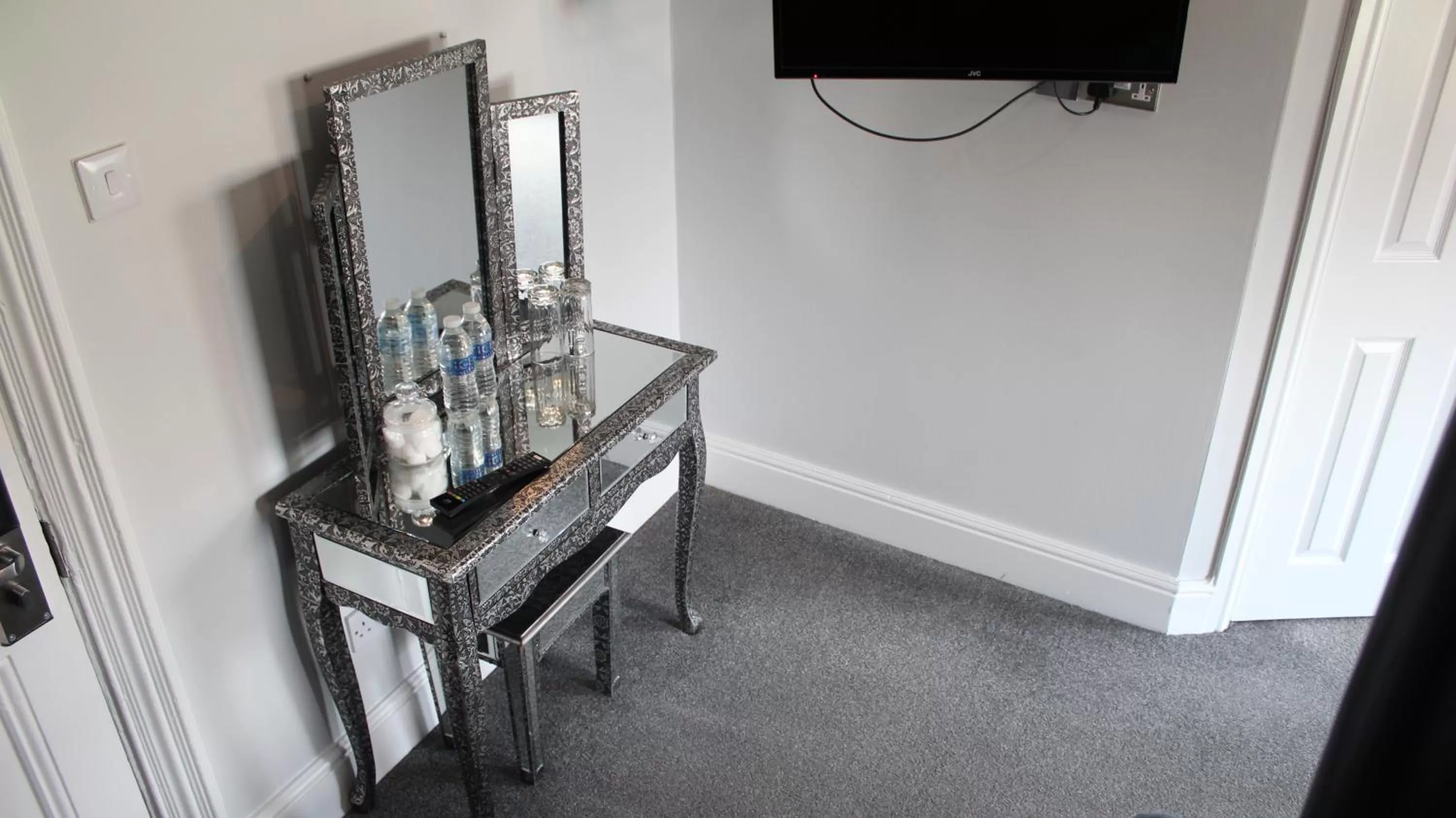 Bedroom in The Whittington and Cat