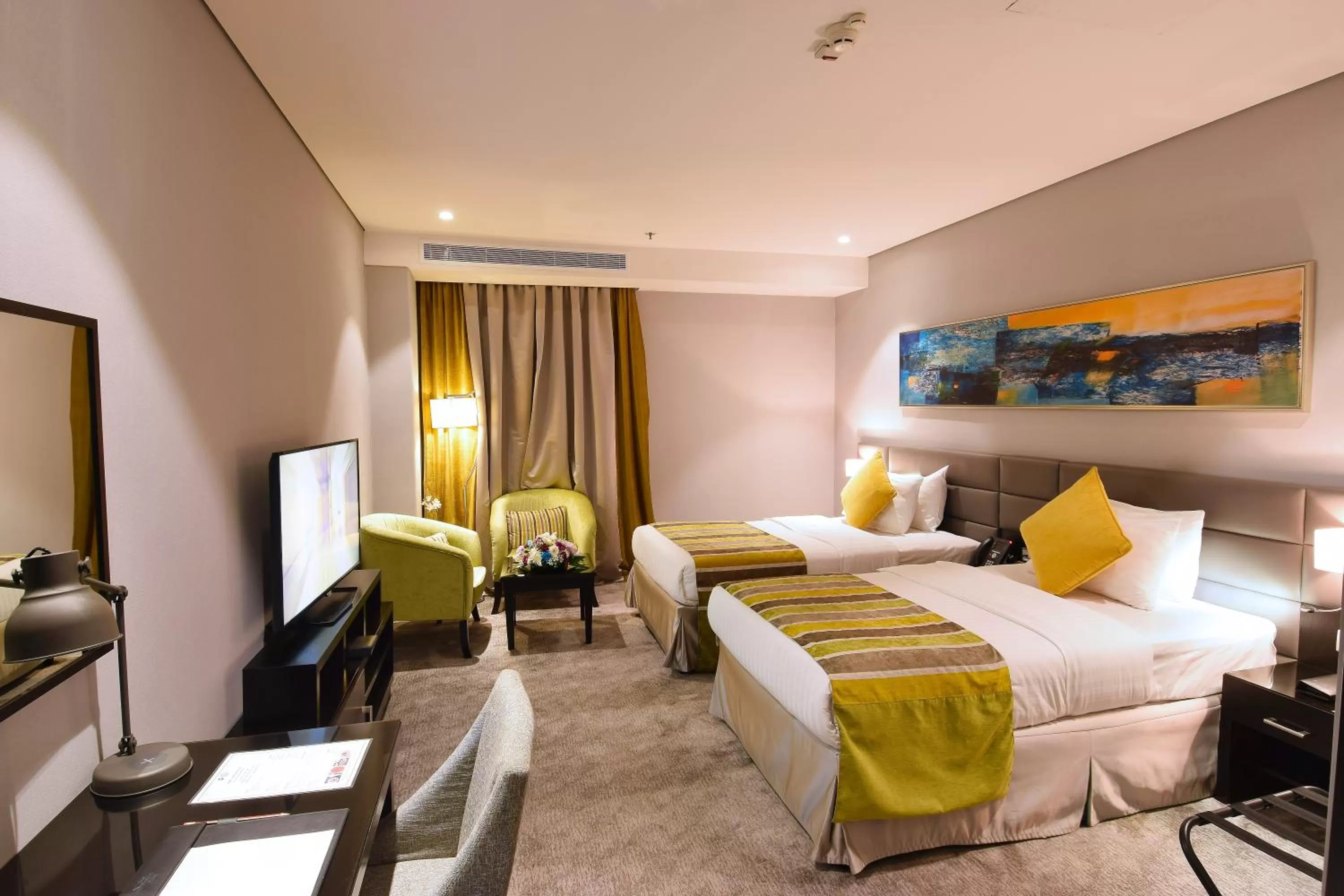 Photo of the whole room, Bed in Best Western Plus Fursan