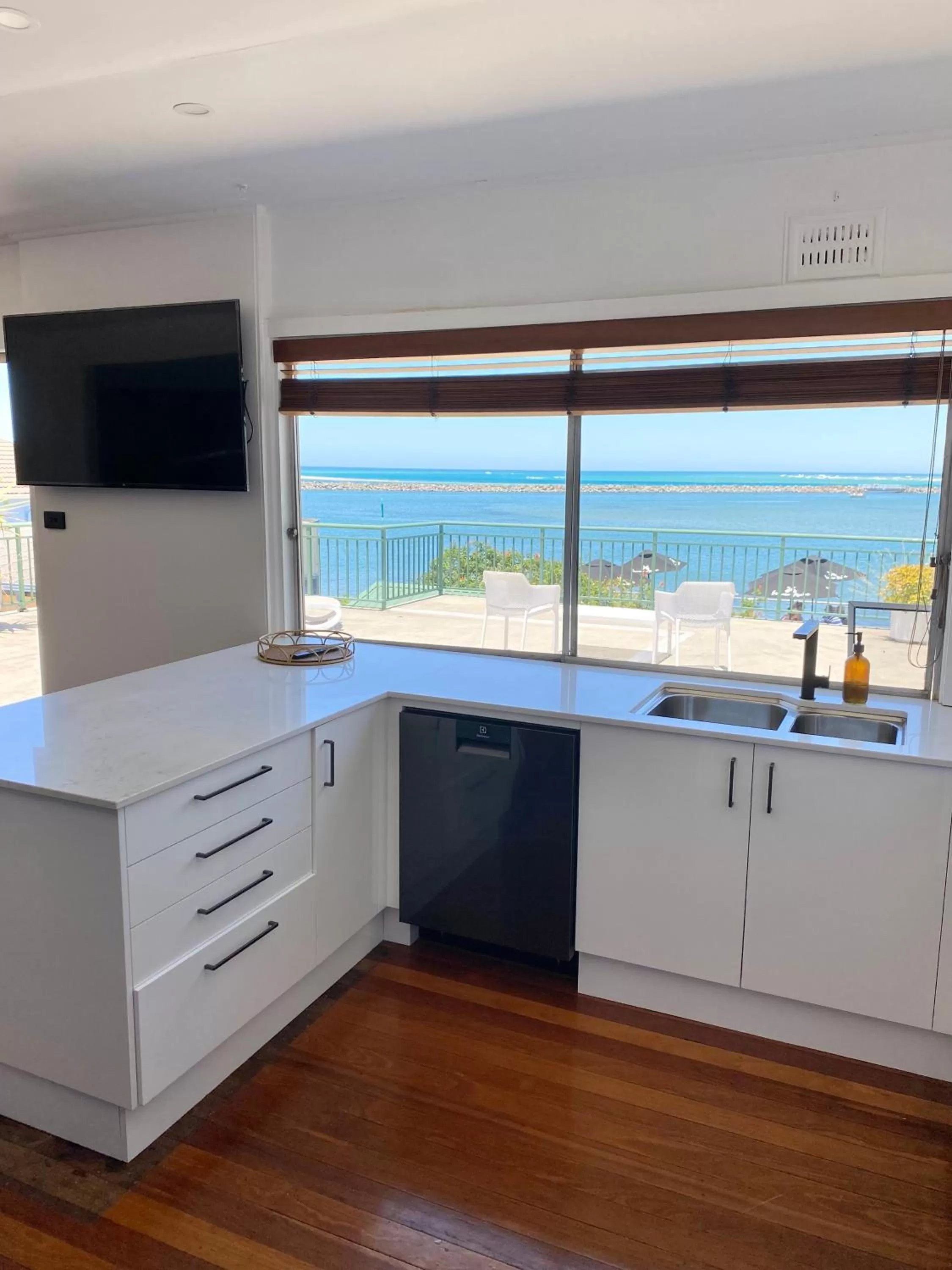 Kitchen or kitchenette in Harrington Hotel