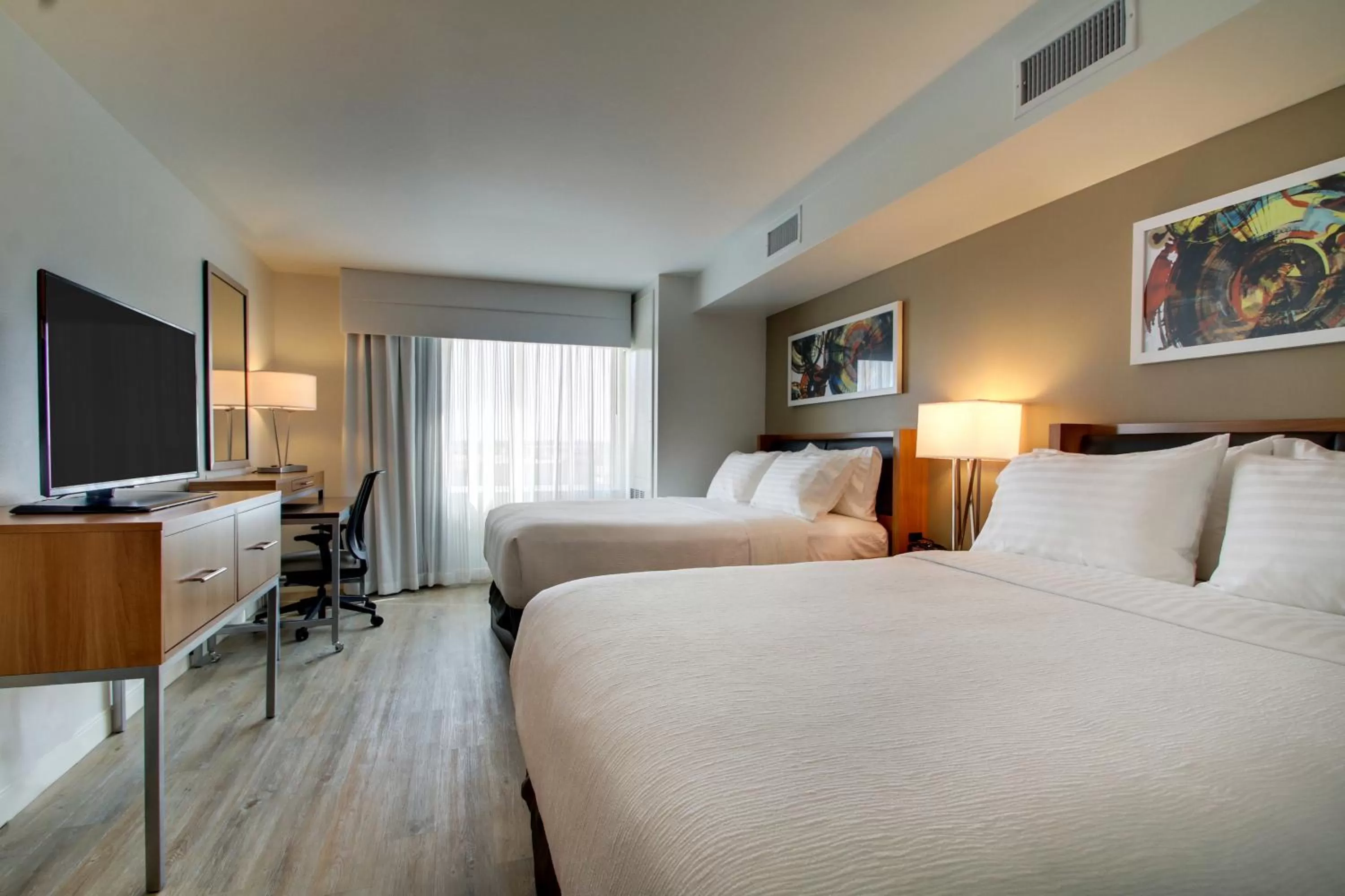 Bed in Holiday Inn & Suites Peoria at Grand Prairie by IHG