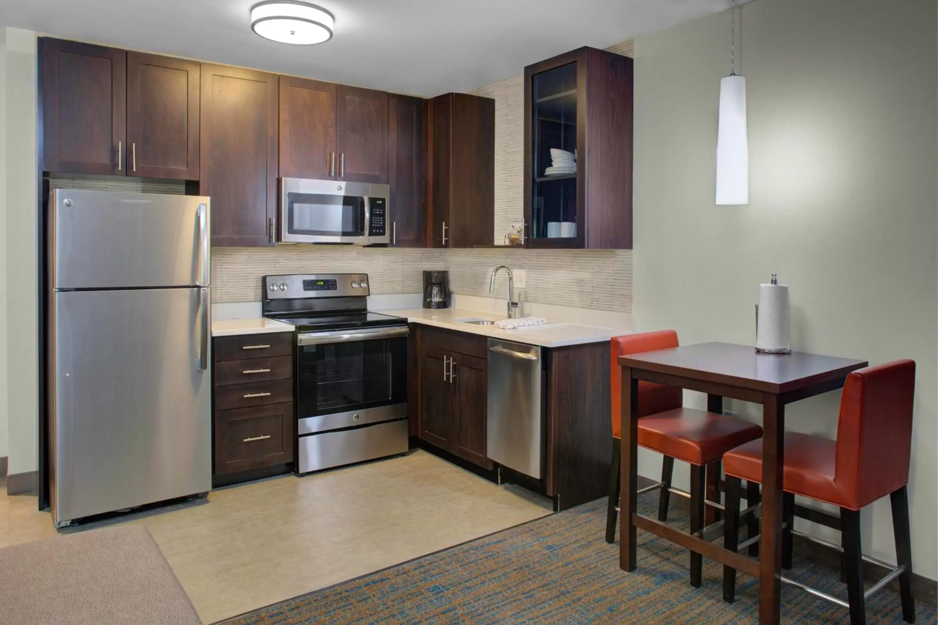 Bedroom, Kitchen/Kitchenette in Residence Inn by Marriott Dallas Allen/Fairview