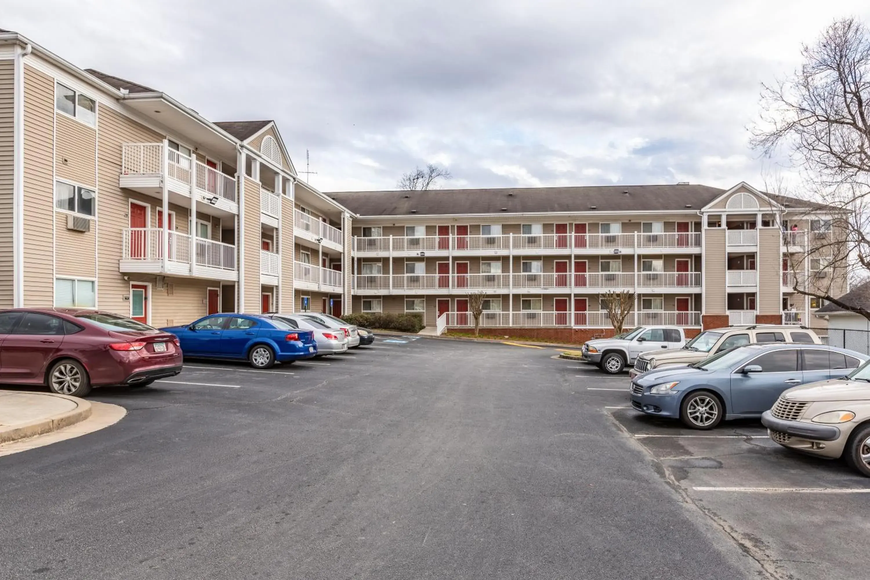 Property Building in HomeTowne Studios by Red Roof Gainesville