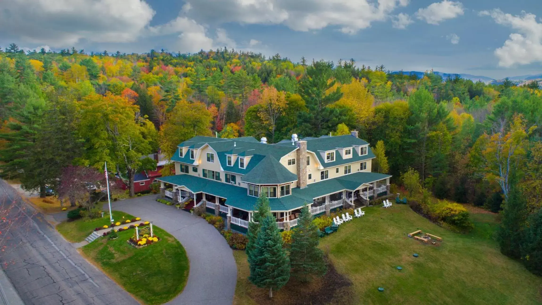 Property building, Bird's-eye View in The Inn at Thorn Hill