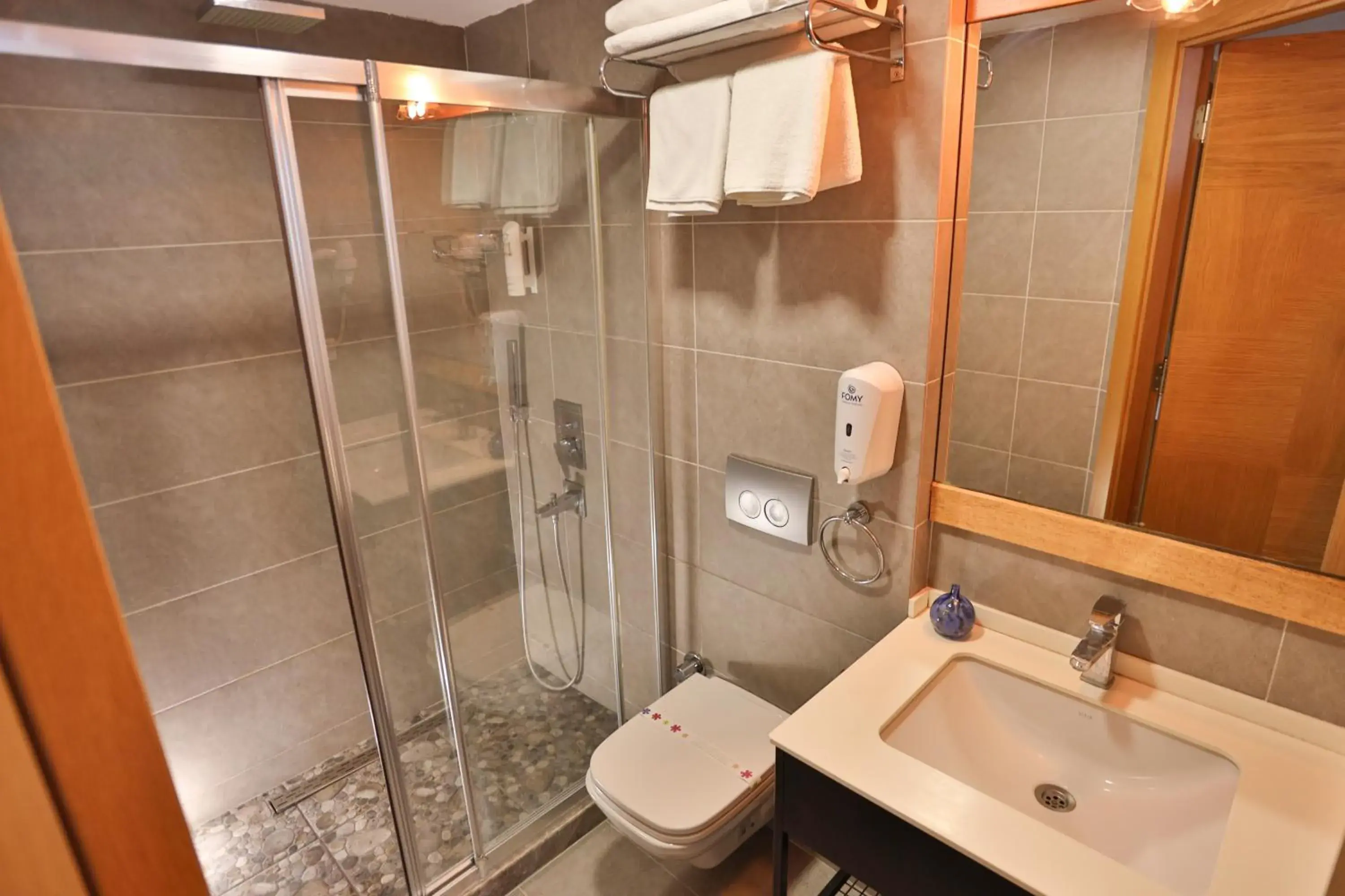 Toilet, Bathroom in Cumbali Plaza Hotel