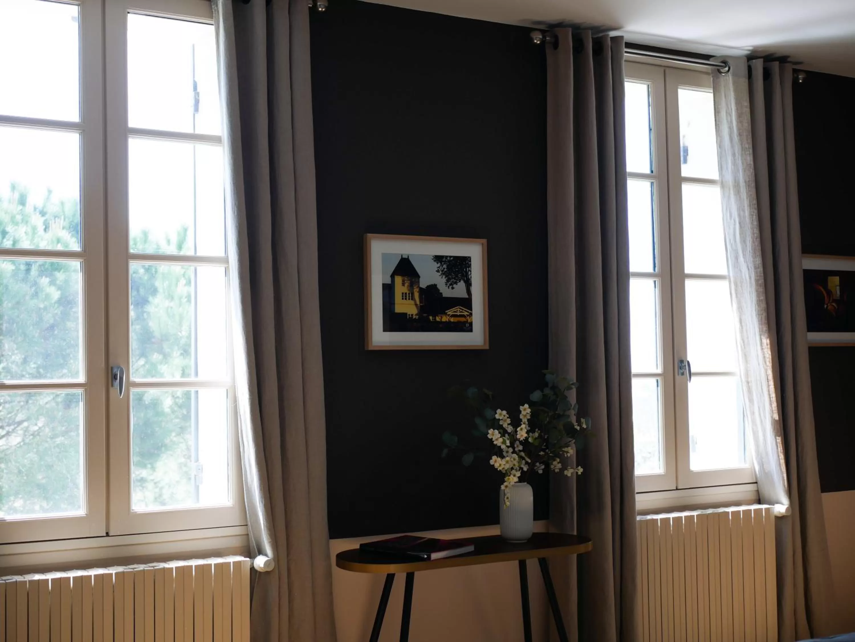 TV/Entertainment Center in Clos des Jacobins (Grand Cru Classé)