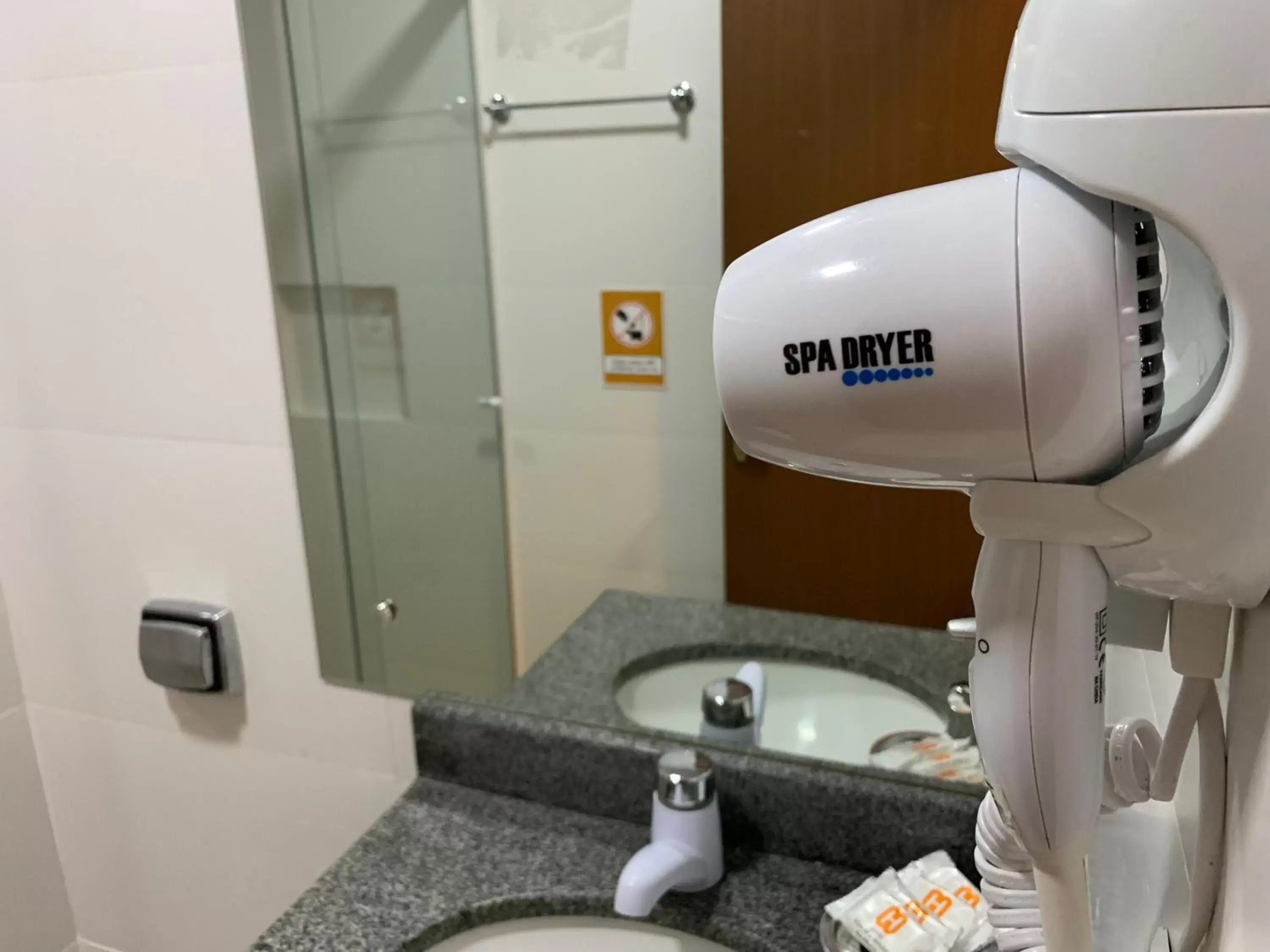 Bathroom in Hotel São Sebastião da Praia