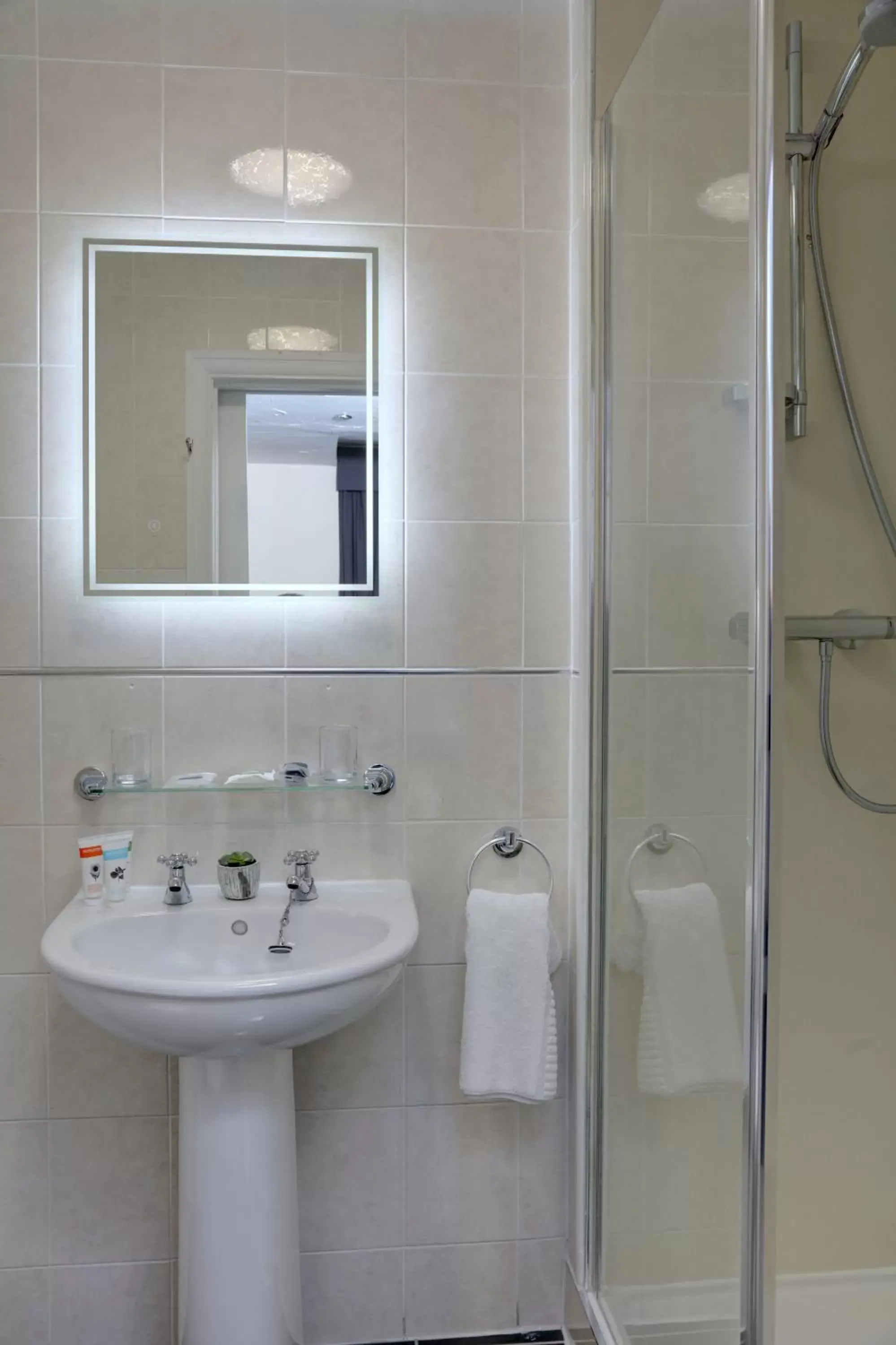 Shower, Bathroom in Best Western Bolholt Country Park Hotel