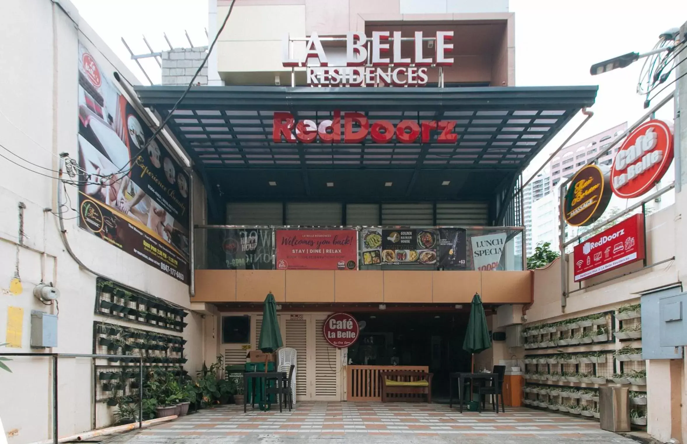 Facade/entrance in RedDoorz Plus at La Belle Residences Makati City Facade/entrance in RedDoorz Plus at La Belle Residences Makati City