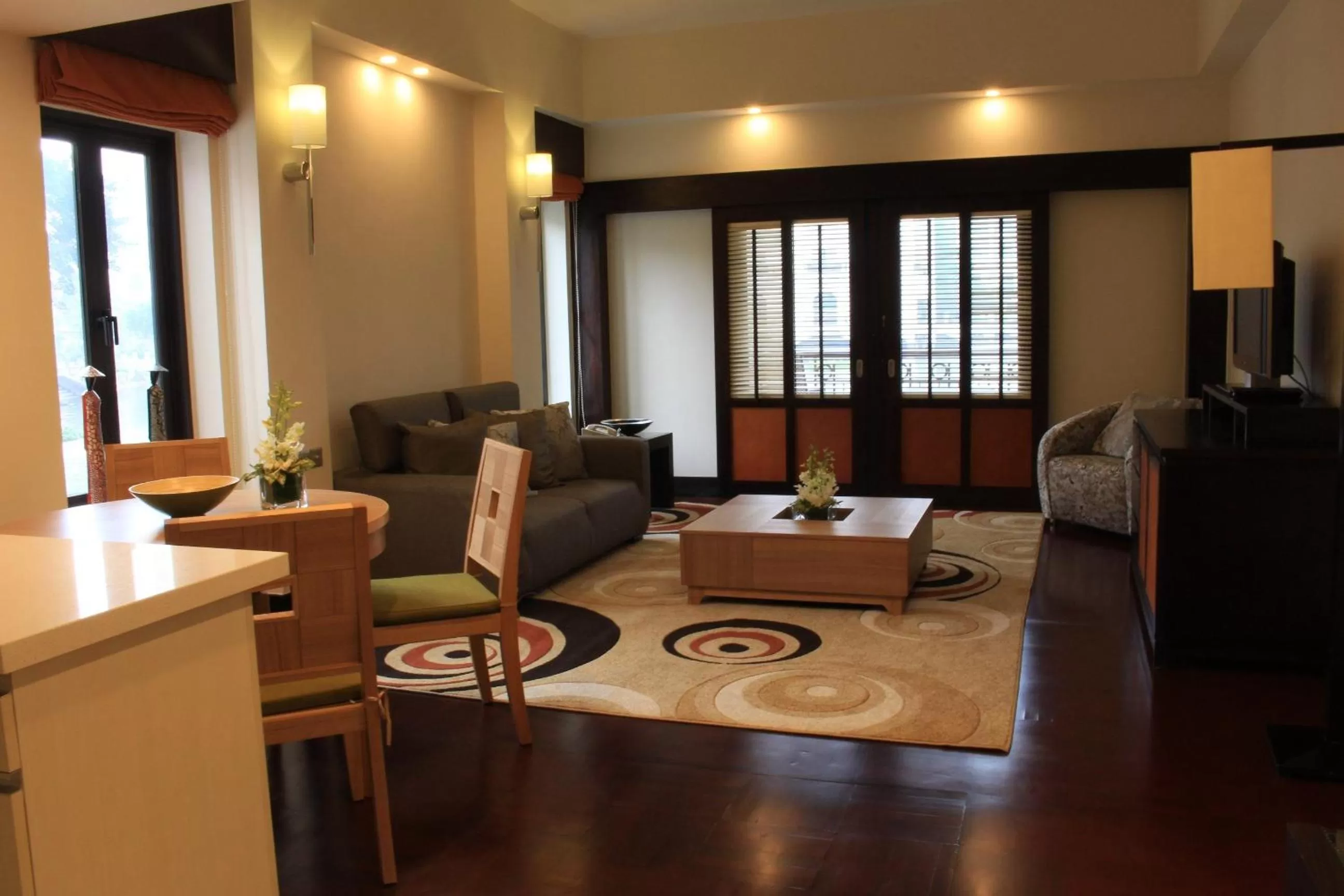 Photo of the whole room, Seating Area in InterContinental Hanoi Westlake, an IHG Hotel