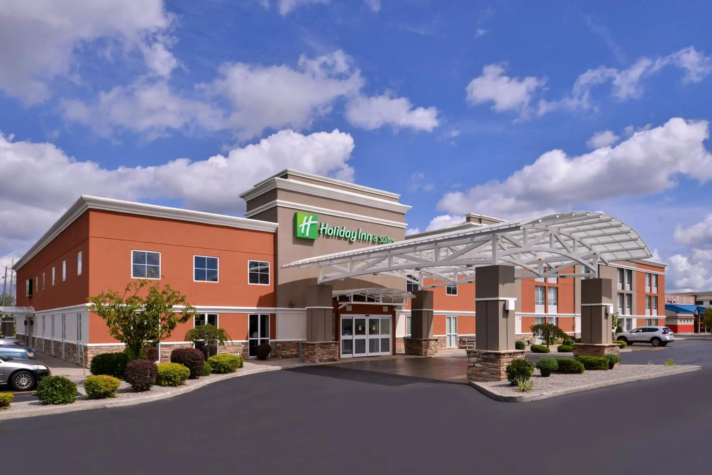 Property building in Holiday Inn Hotel & Suites Rochester - Marketplace, an IHG Hotel