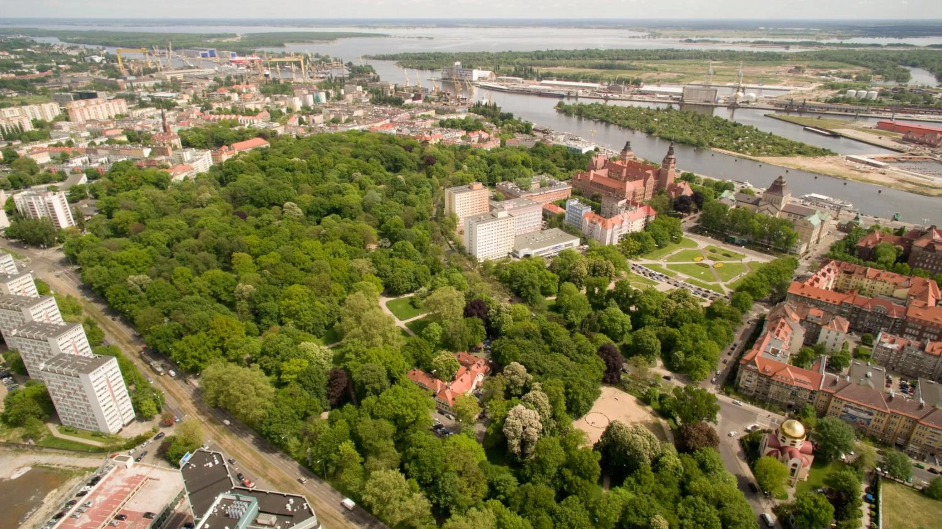 Nearby landmark in Park Hotel