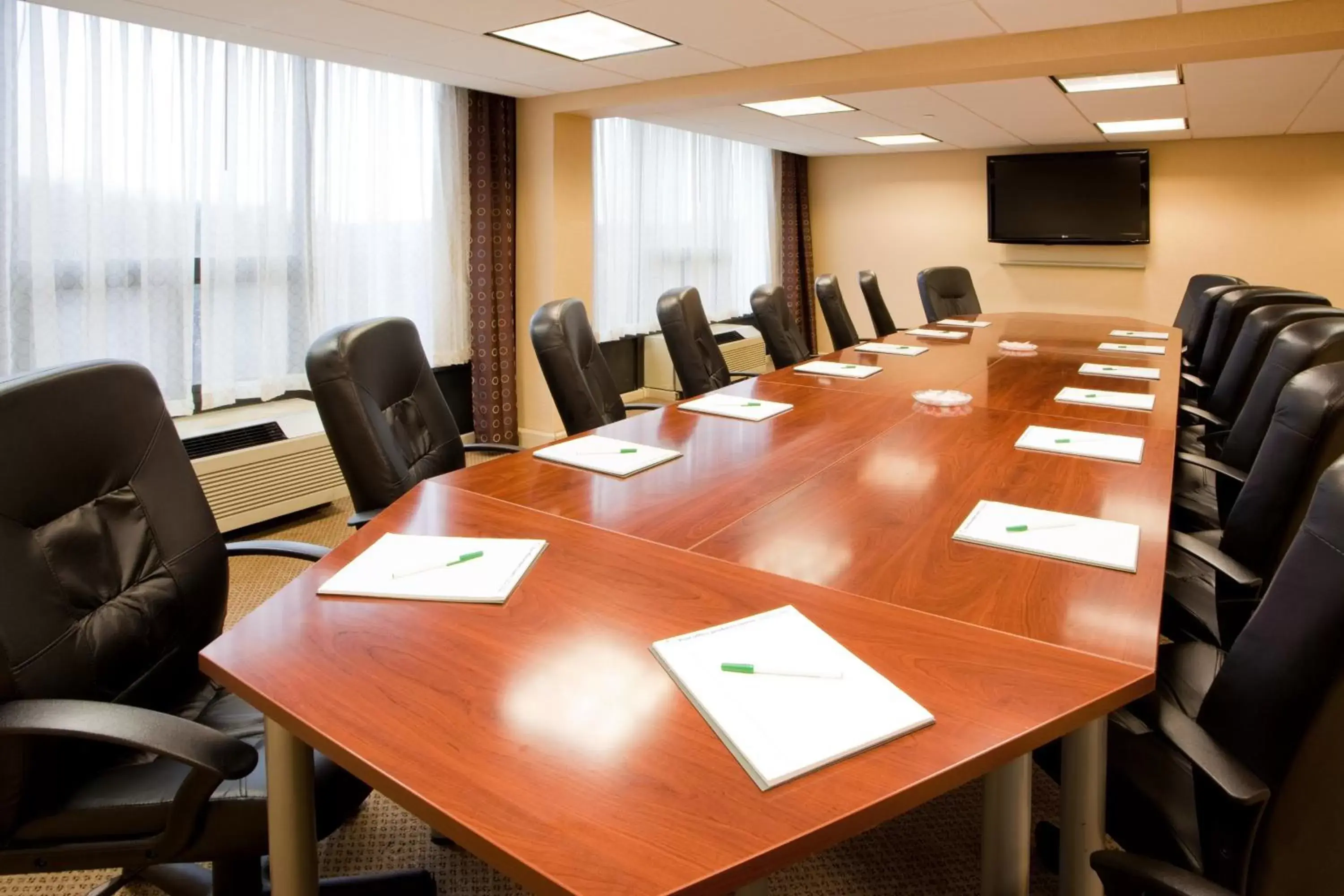 Meeting/conference room in Holiday Inn Washington D.C. - Greenbelt Maryland, an IHG Hotel