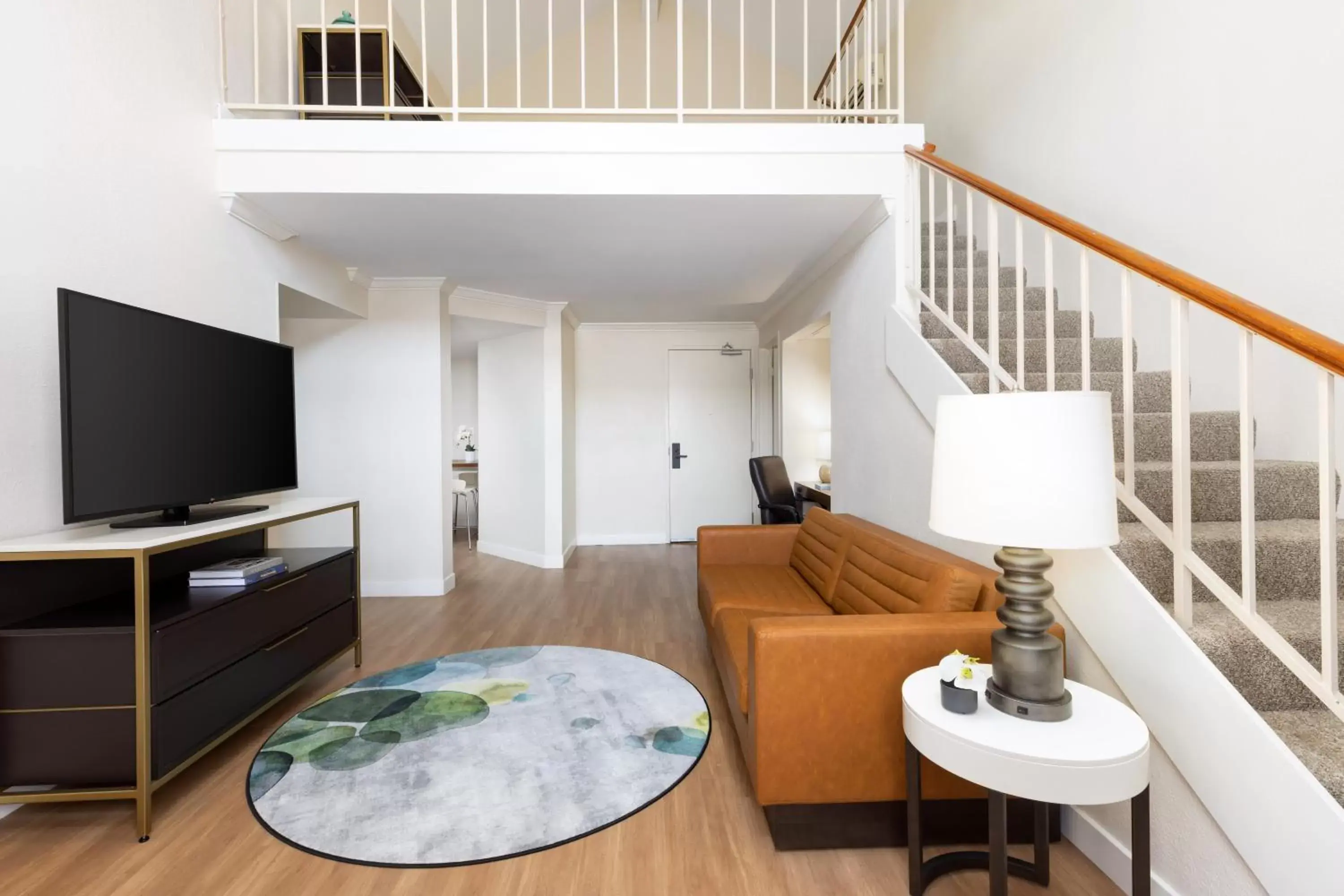 Living room, Seating Area in The Anza-a Calabasas Hotel