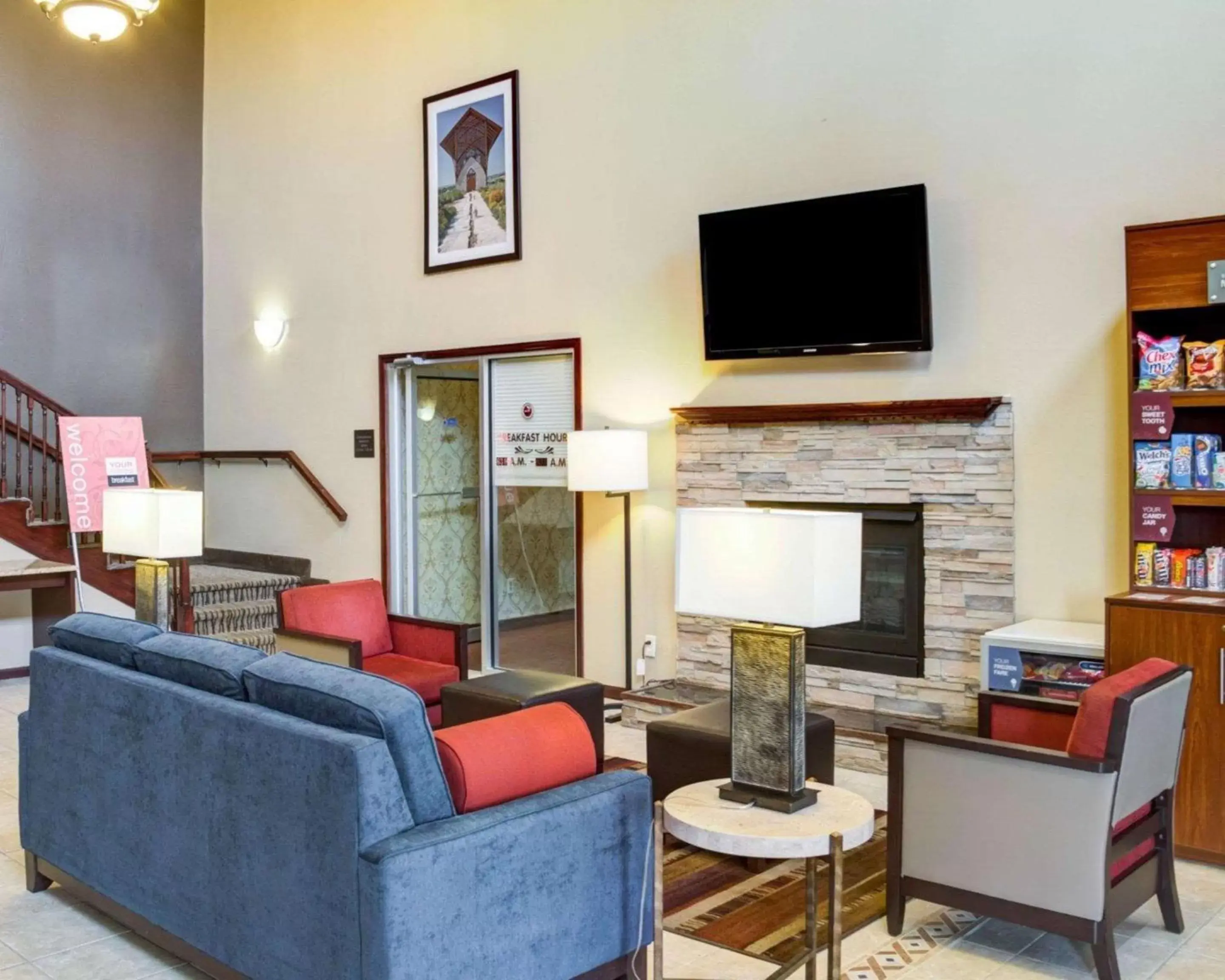 Lobby or reception, TV/Entertainment Center in Comfort Suites Omaha