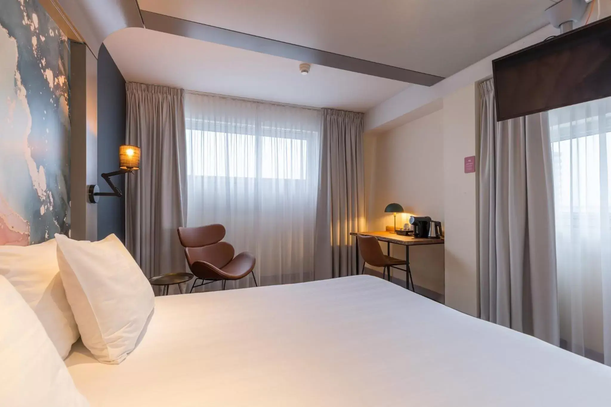 Photo of the whole room, Bed in Leonardo Hotel Almere City Center