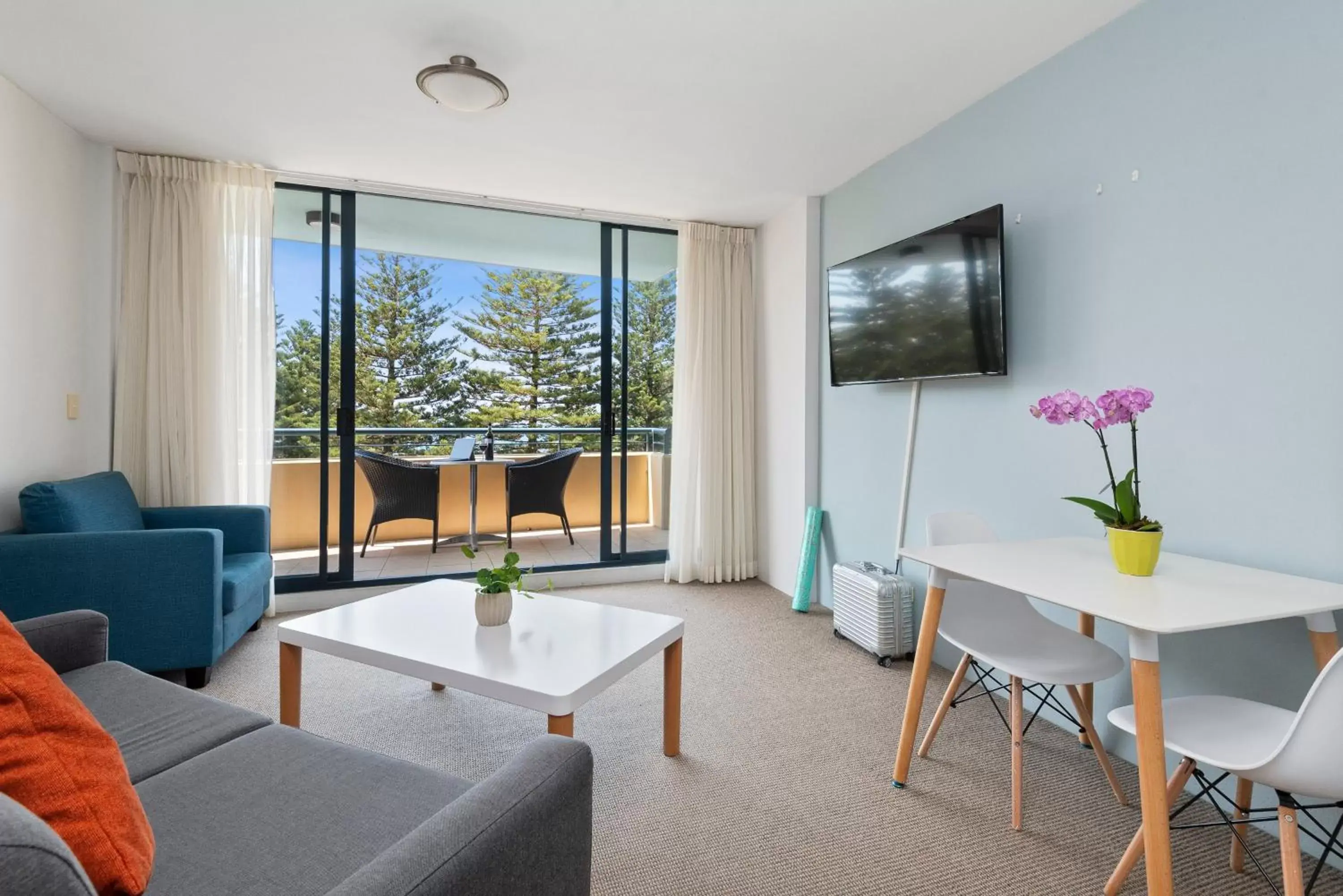 Living room, Seating Area in Quest Cronulla Beach