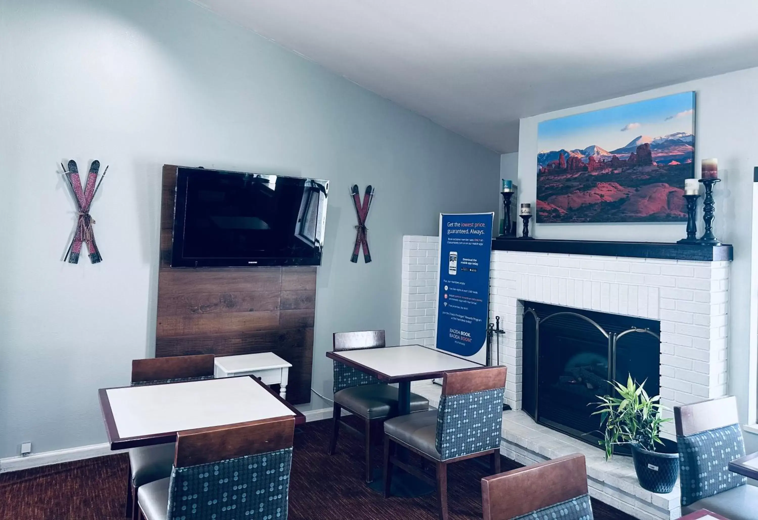 TV and multimedia, TV/Entertainment Center in Quality Inn Durango