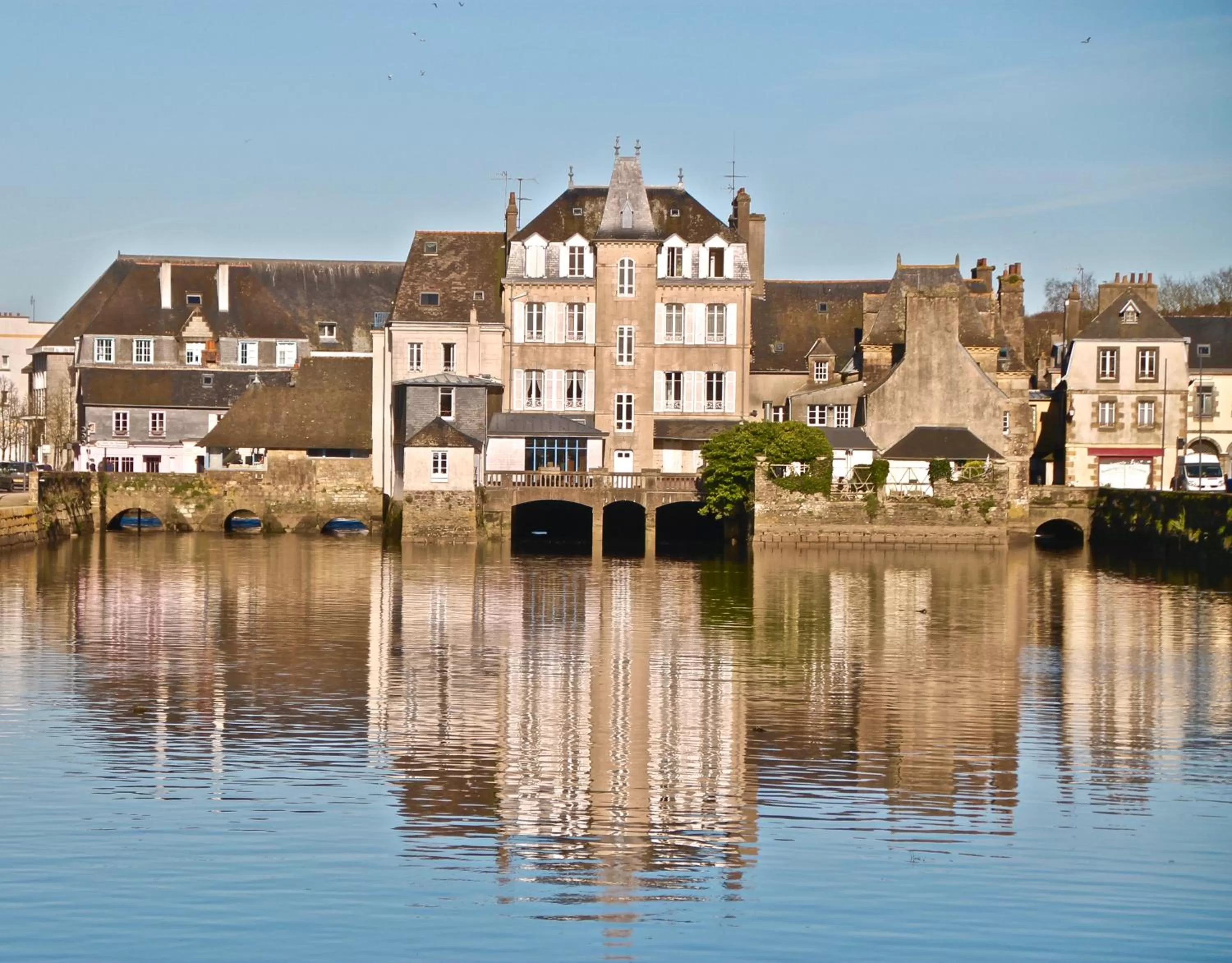Nearby landmark in chambres d'hôtes les mésanges avec salle d'eau privative pdj compris