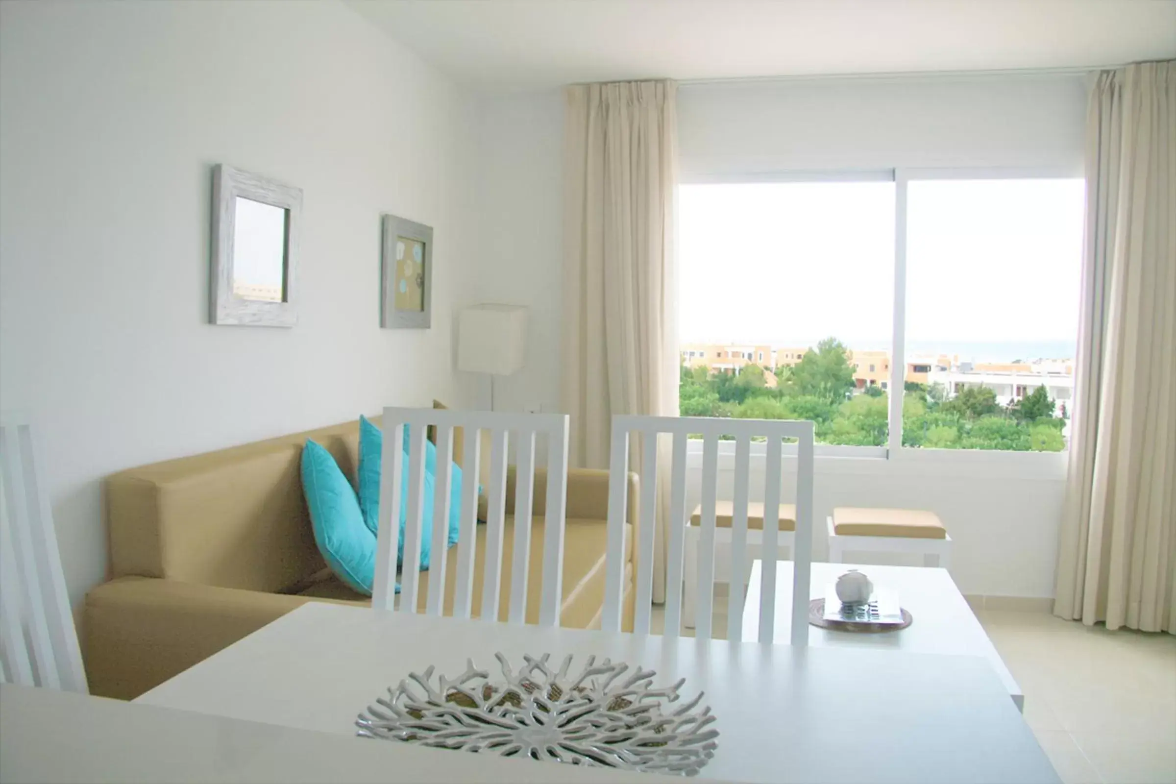 Living room, Seating Area in Camelina Suites - Formerly Torrent Bay