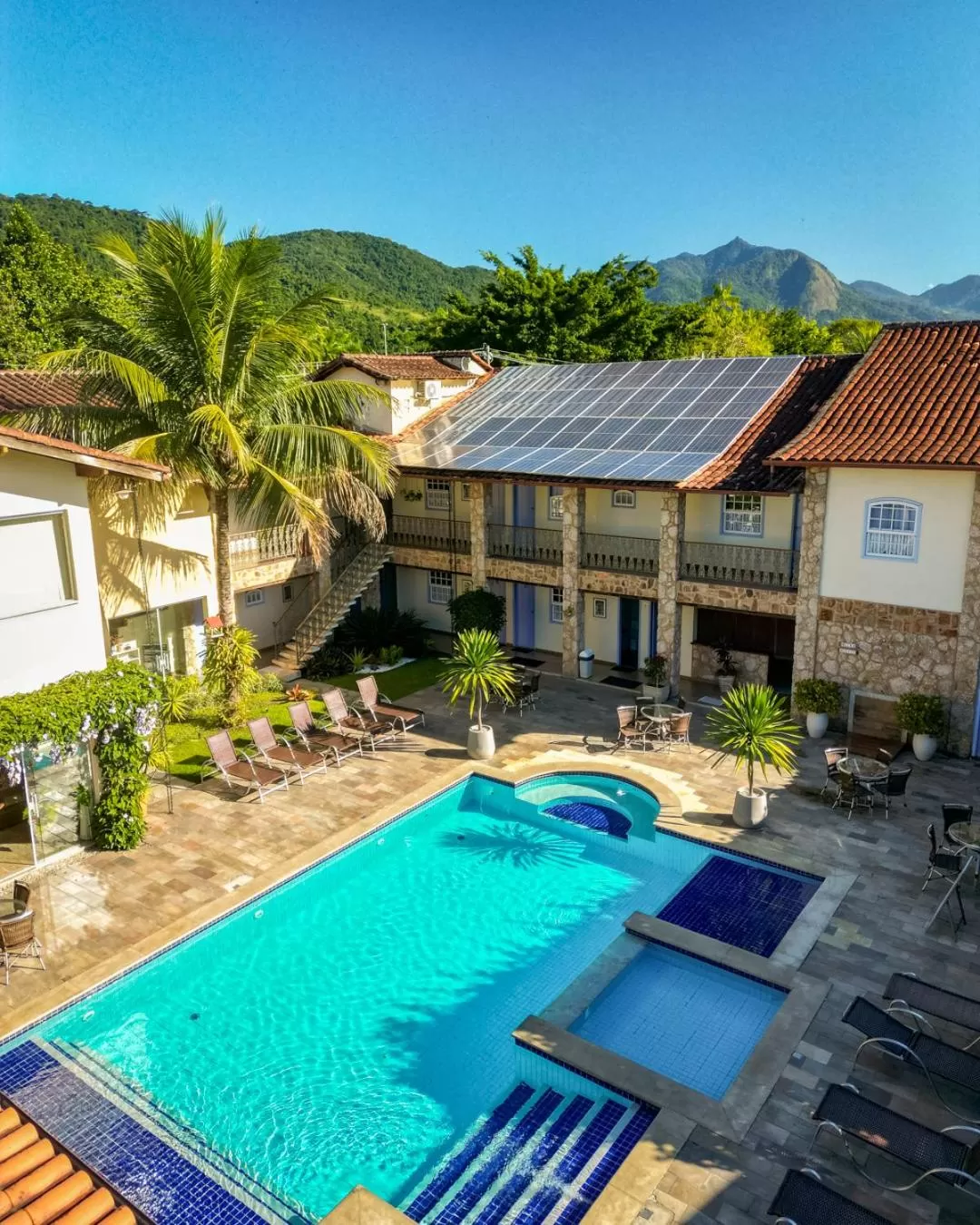 Swimming pool in Pousada Eclipse Paraty