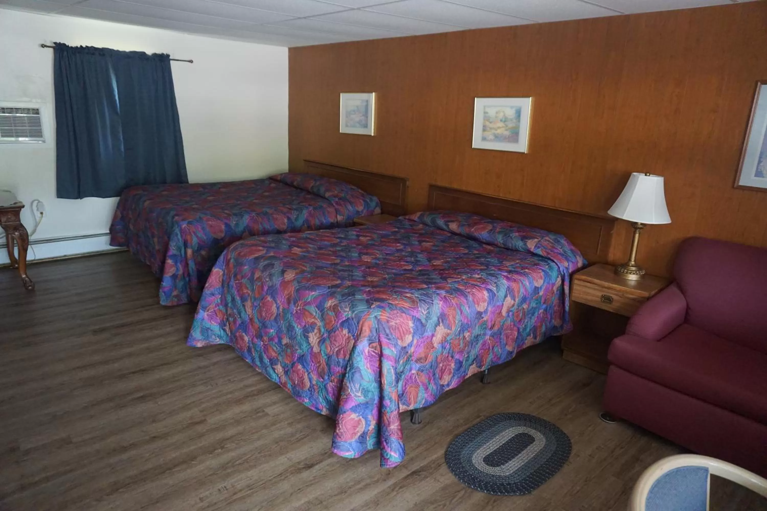 Bed in Northern Peaks Motor Inn