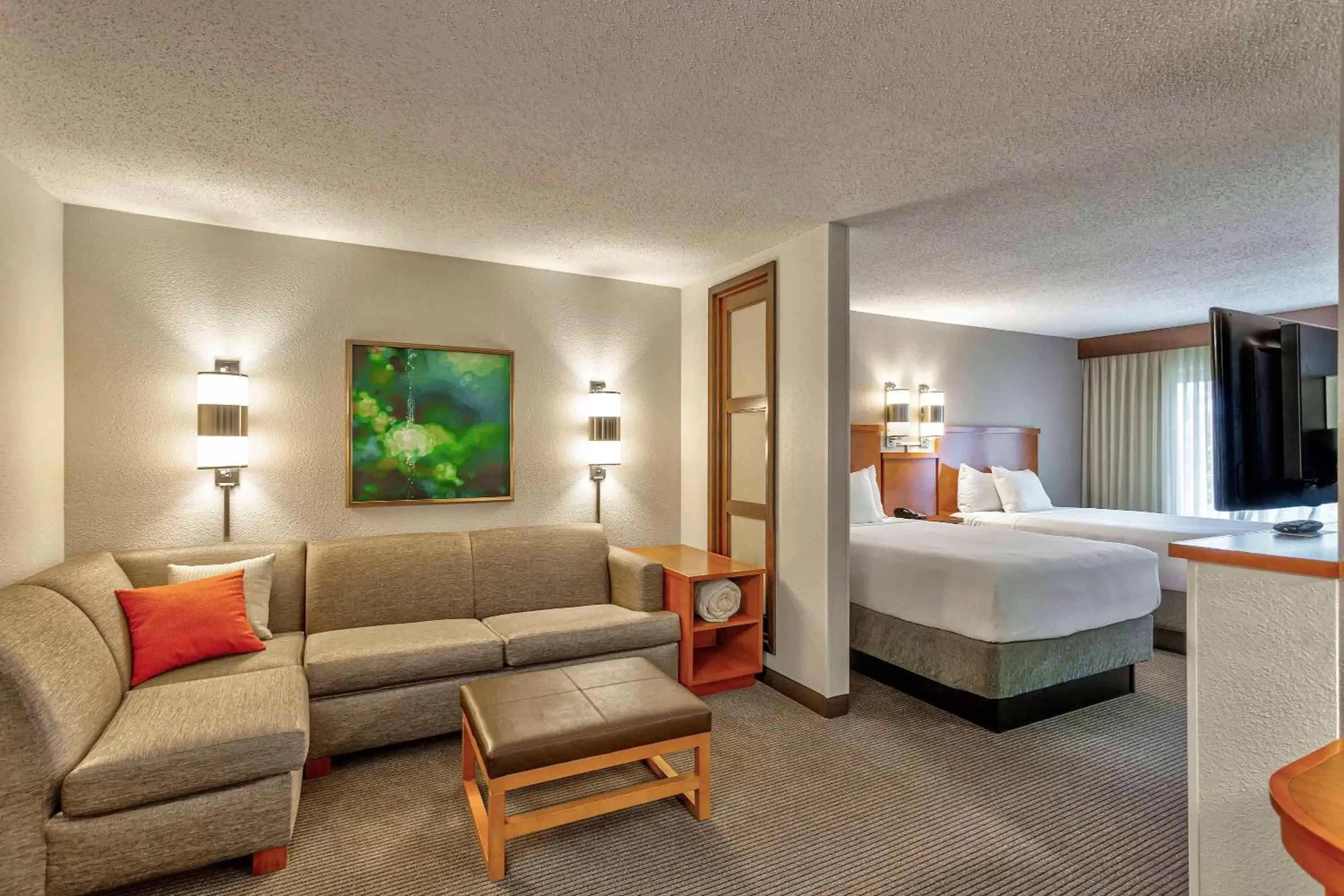 Bedroom in Hyatt Place Kansas City/Overland Park/Convention Center
